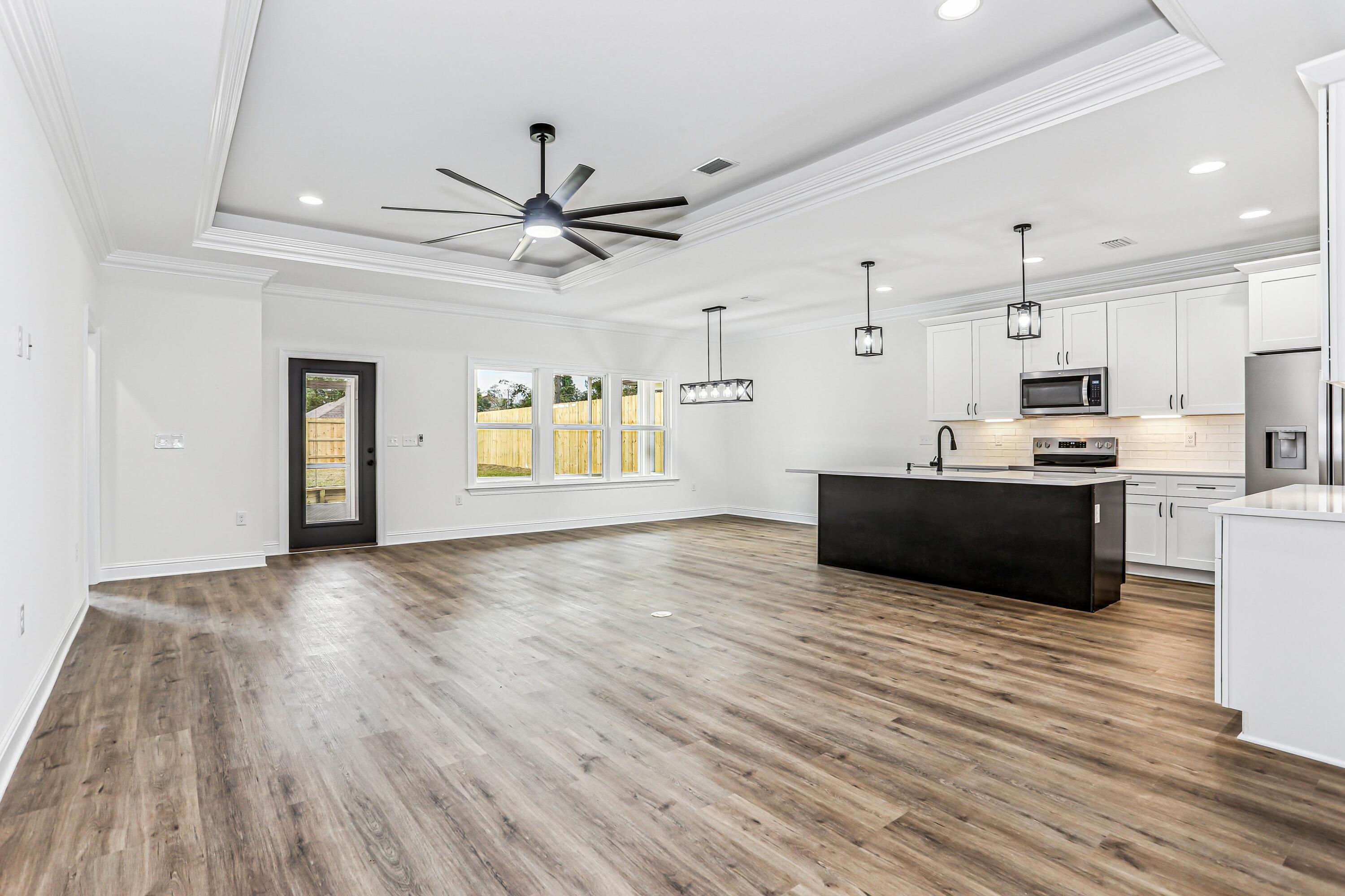 VILLA TASSO TOWN OF - Residential