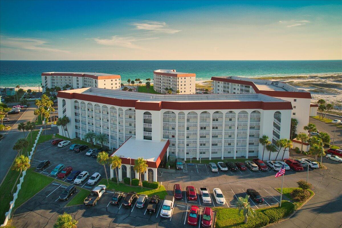 EL MATADOR CONDO - Residential