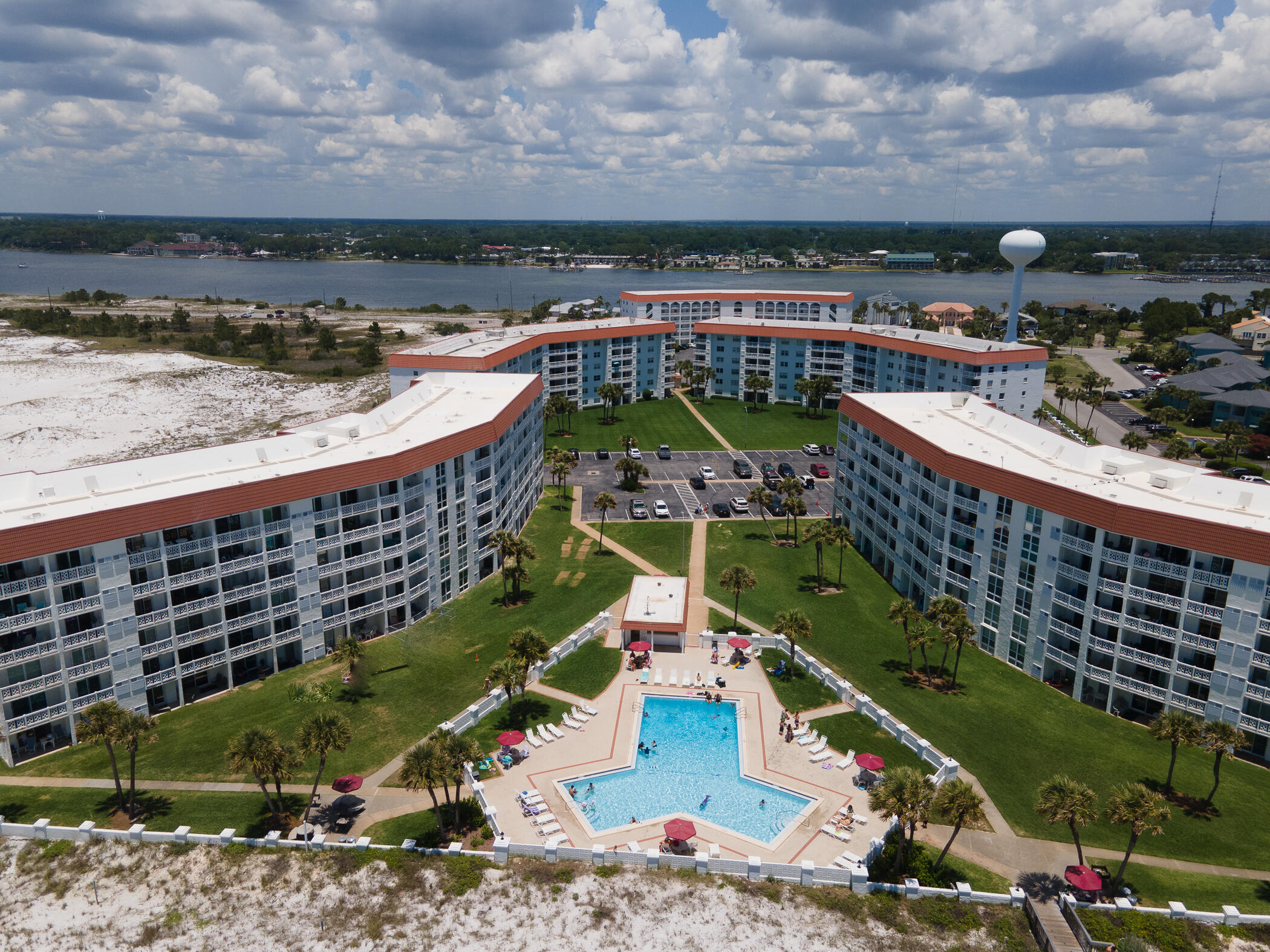 EL MATADOR CONDO - Residential