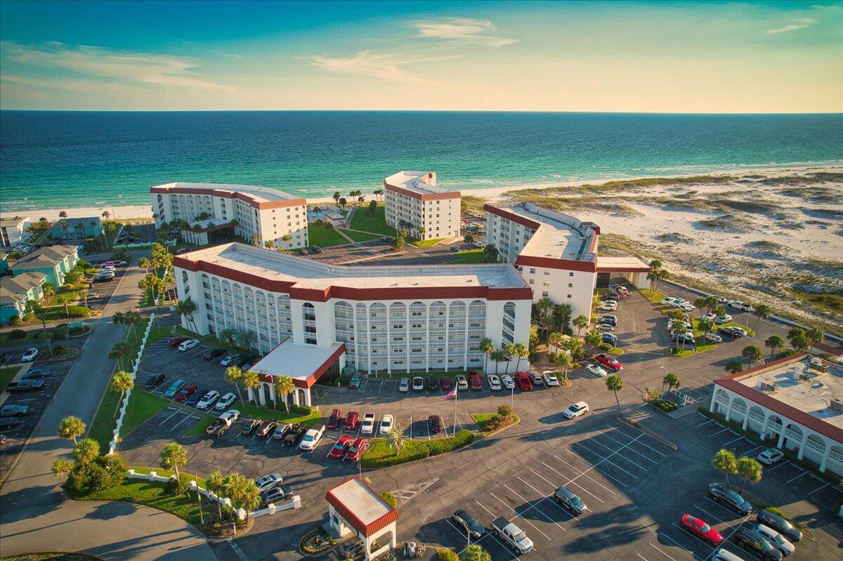 EL MATADOR CONDO - Residential