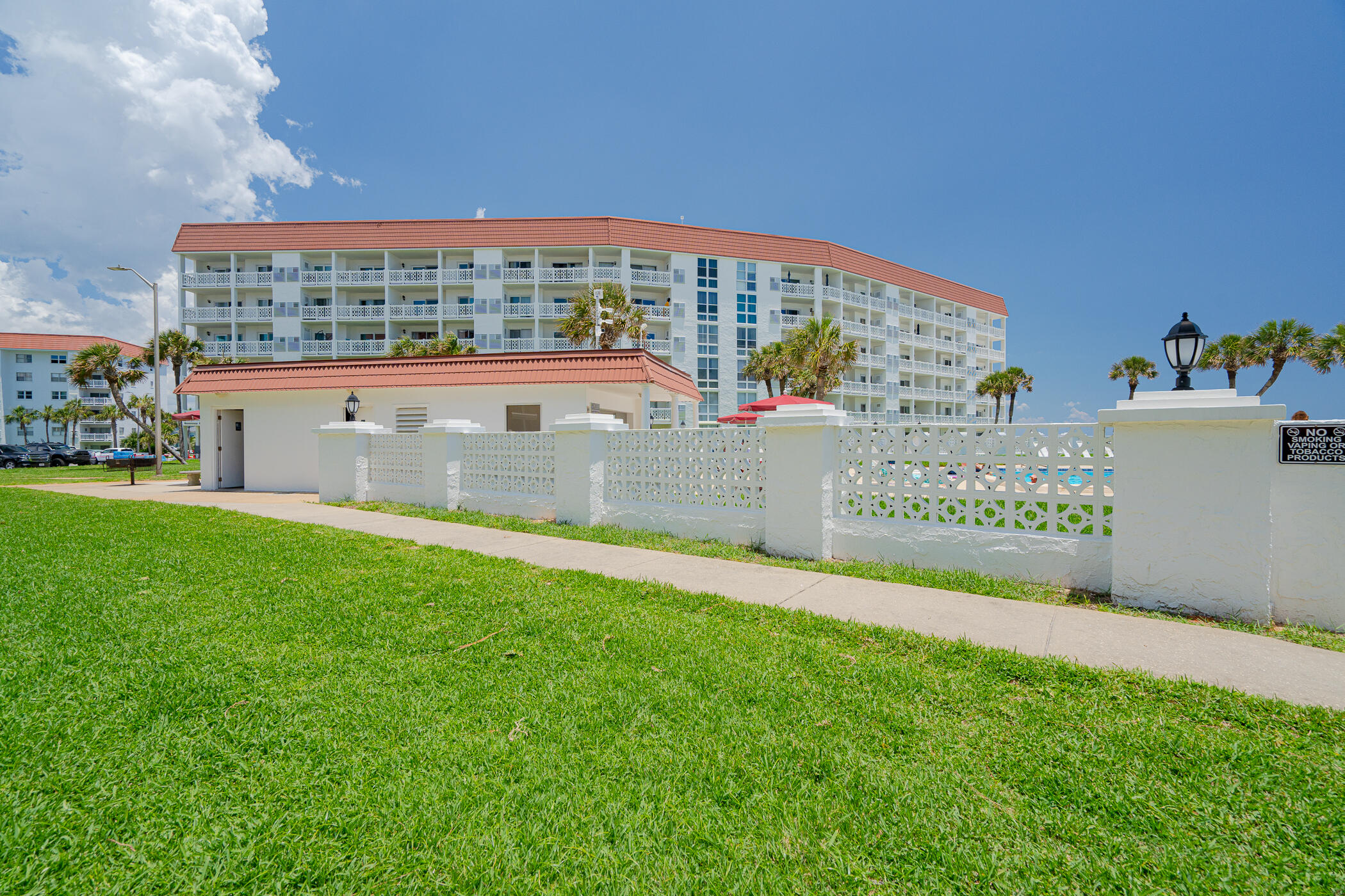 EL MATADOR CONDO - Residential