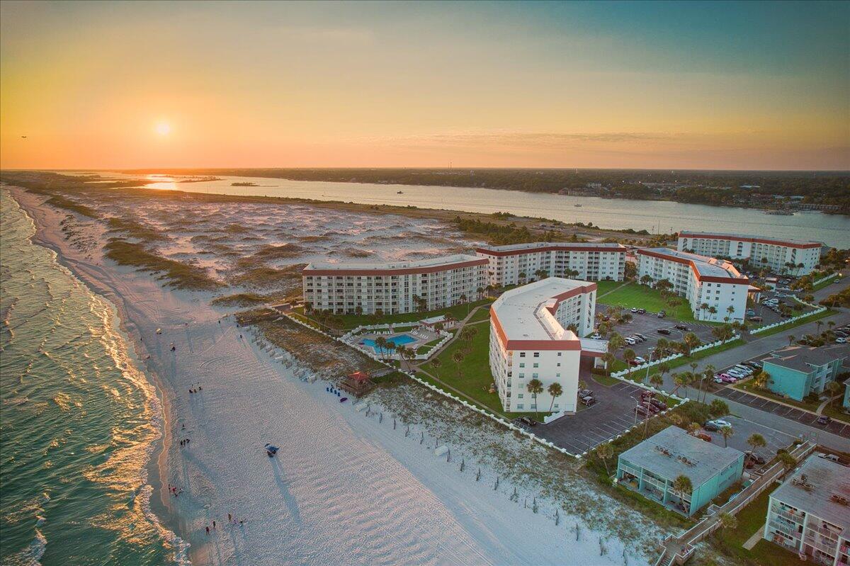 EL MATADOR CONDO - Residential