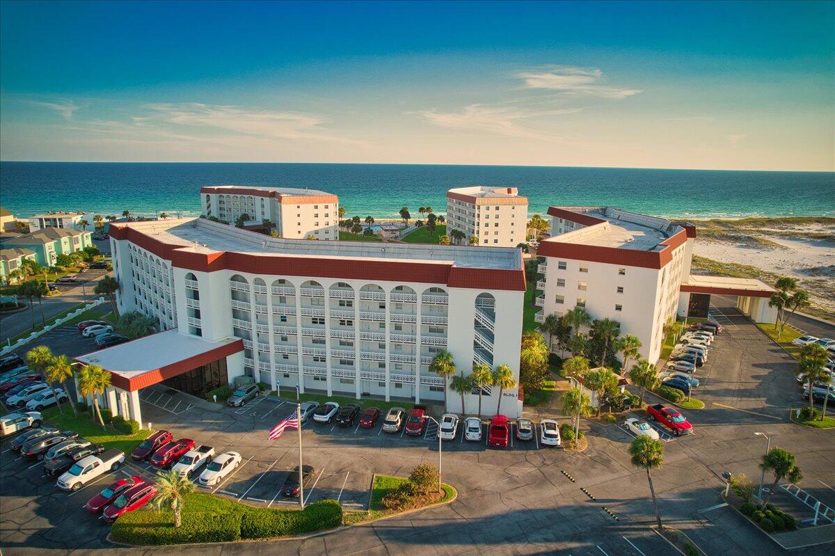 EL MATADOR CONDO - Residential