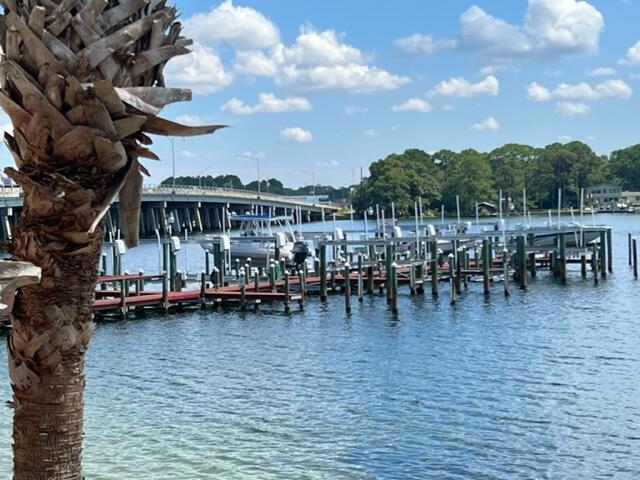 LAGUNA LANDING - Residential