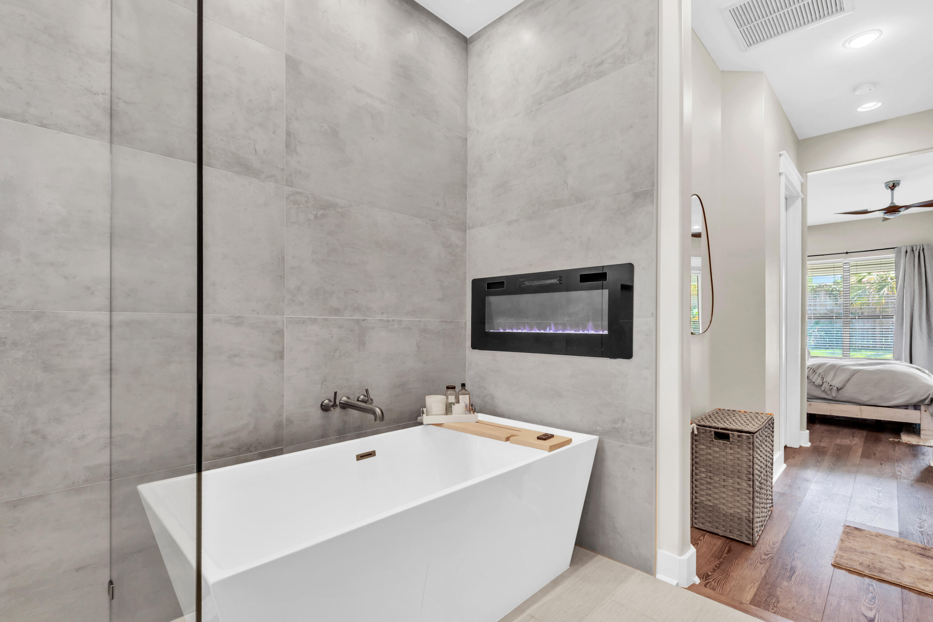 HOLIDAY SHORES EST 4TH ADDN - Residential