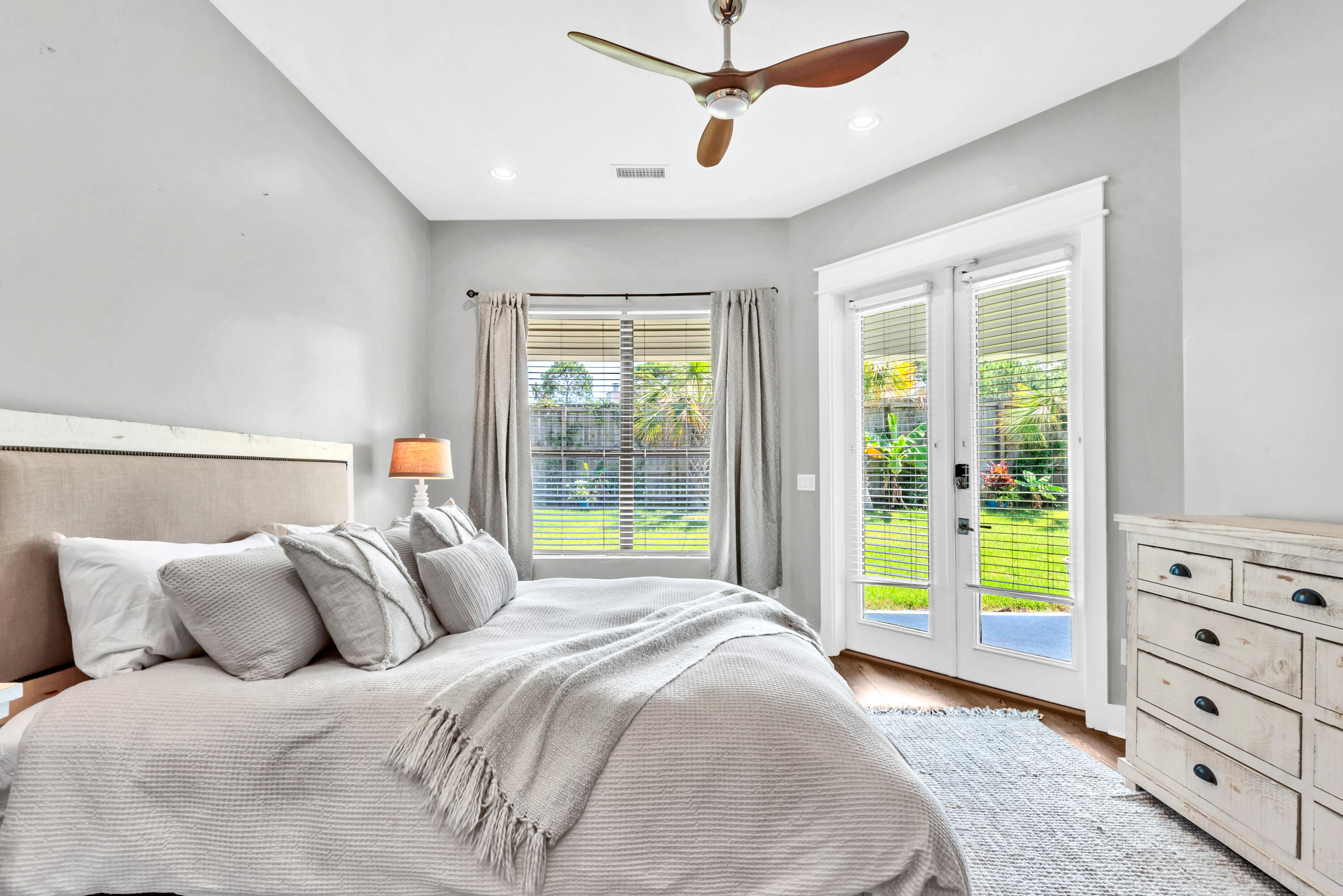 HOLIDAY SHORES EST 4TH ADDN - Residential