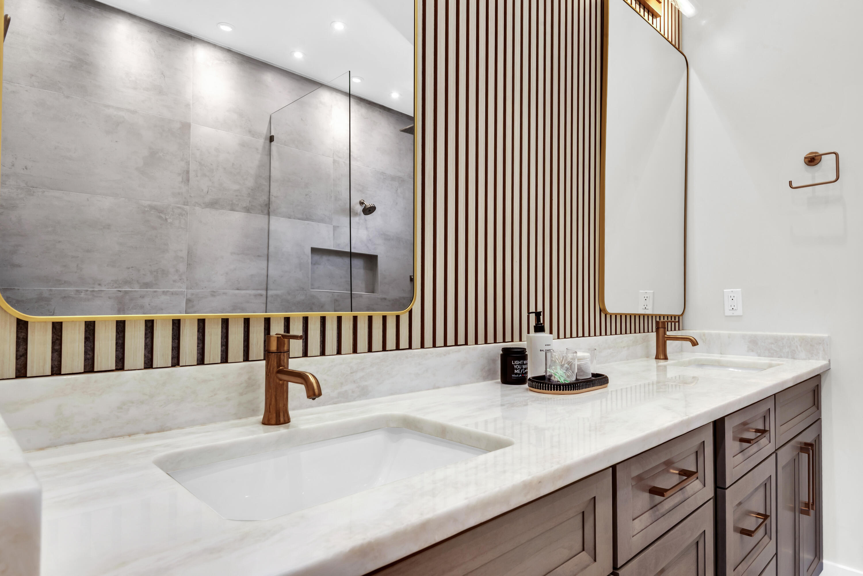 HOLIDAY SHORES EST 4TH ADDN - Residential