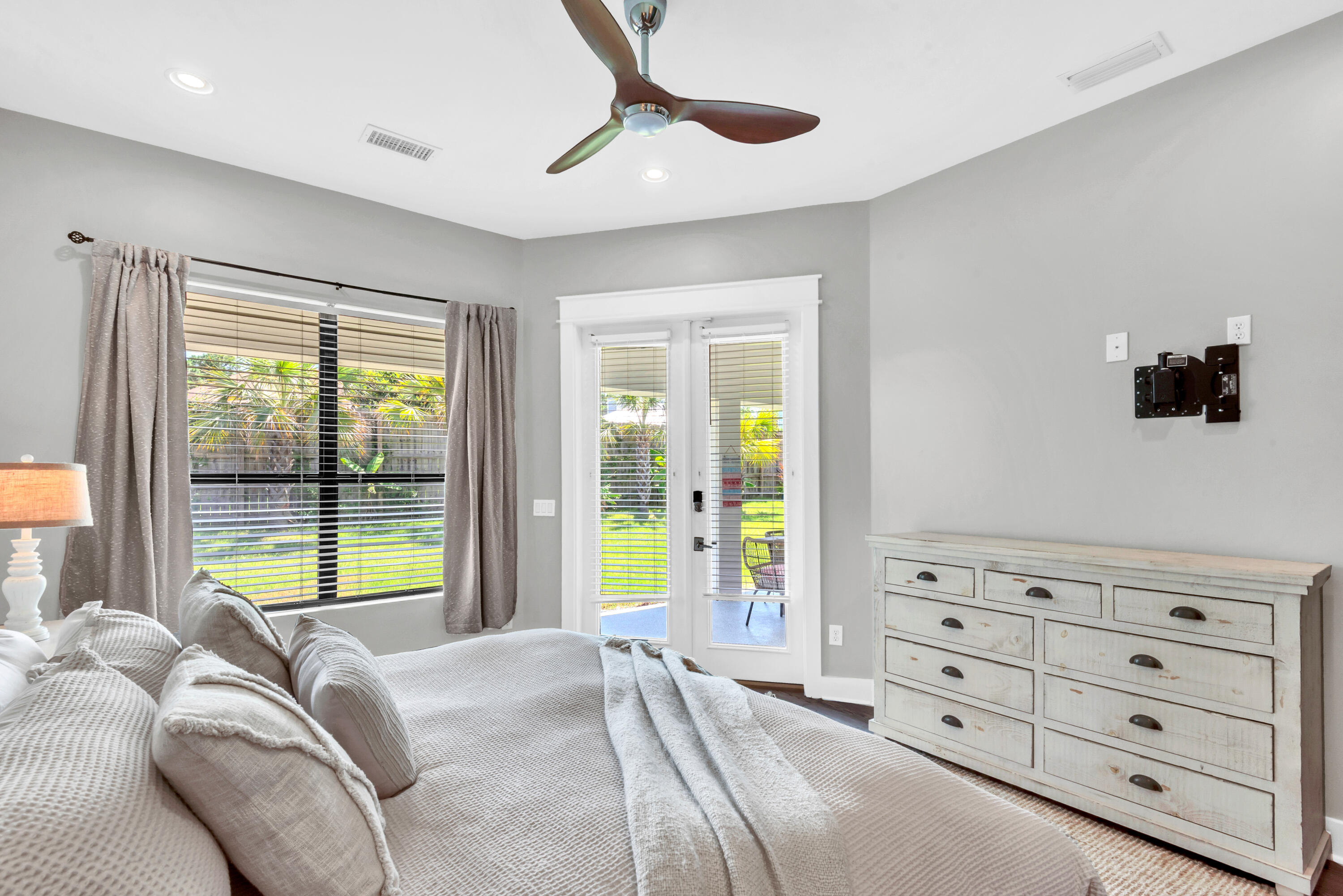 HOLIDAY SHORES EST 4TH ADDN - Residential