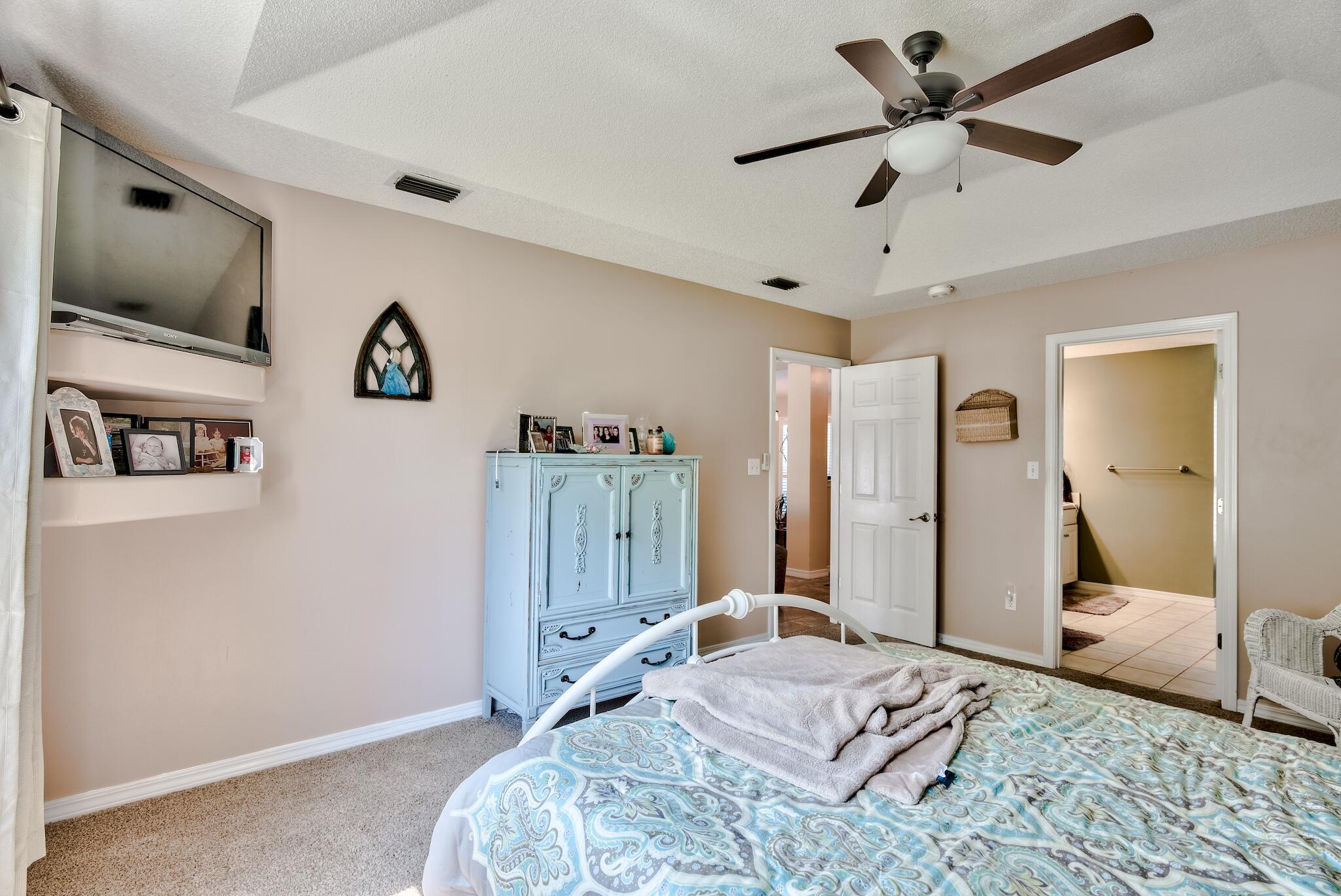 ROBLEDAL ESTATES - Residential