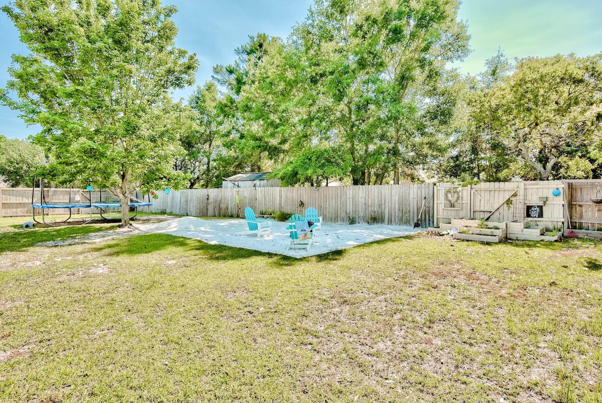 ROBLEDAL ESTATES - Residential