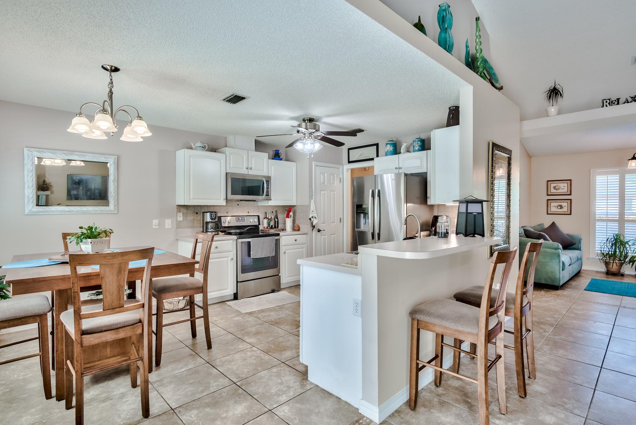 ROBLEDAL ESTATES - Residential