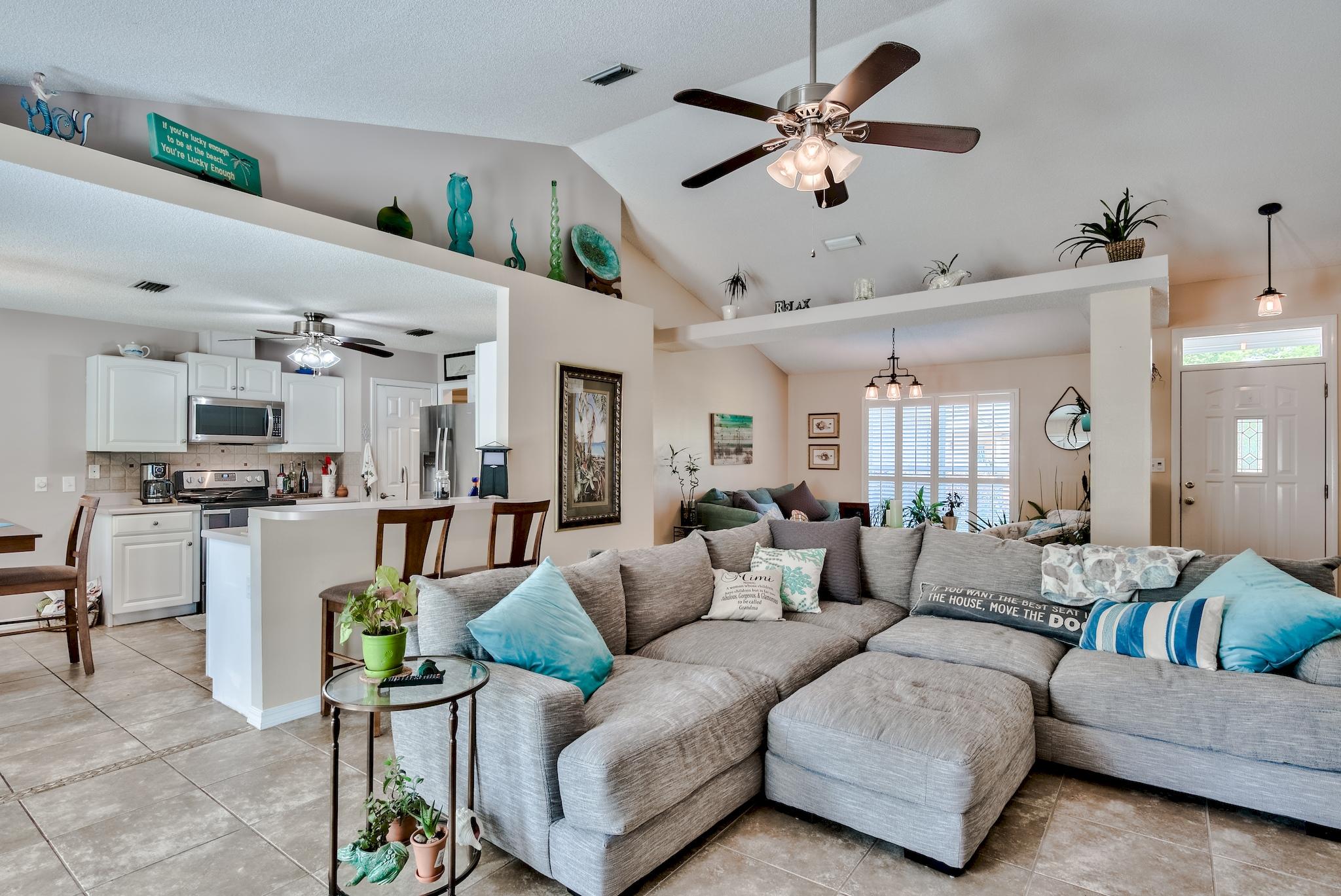 ROBLEDAL ESTATES - Residential