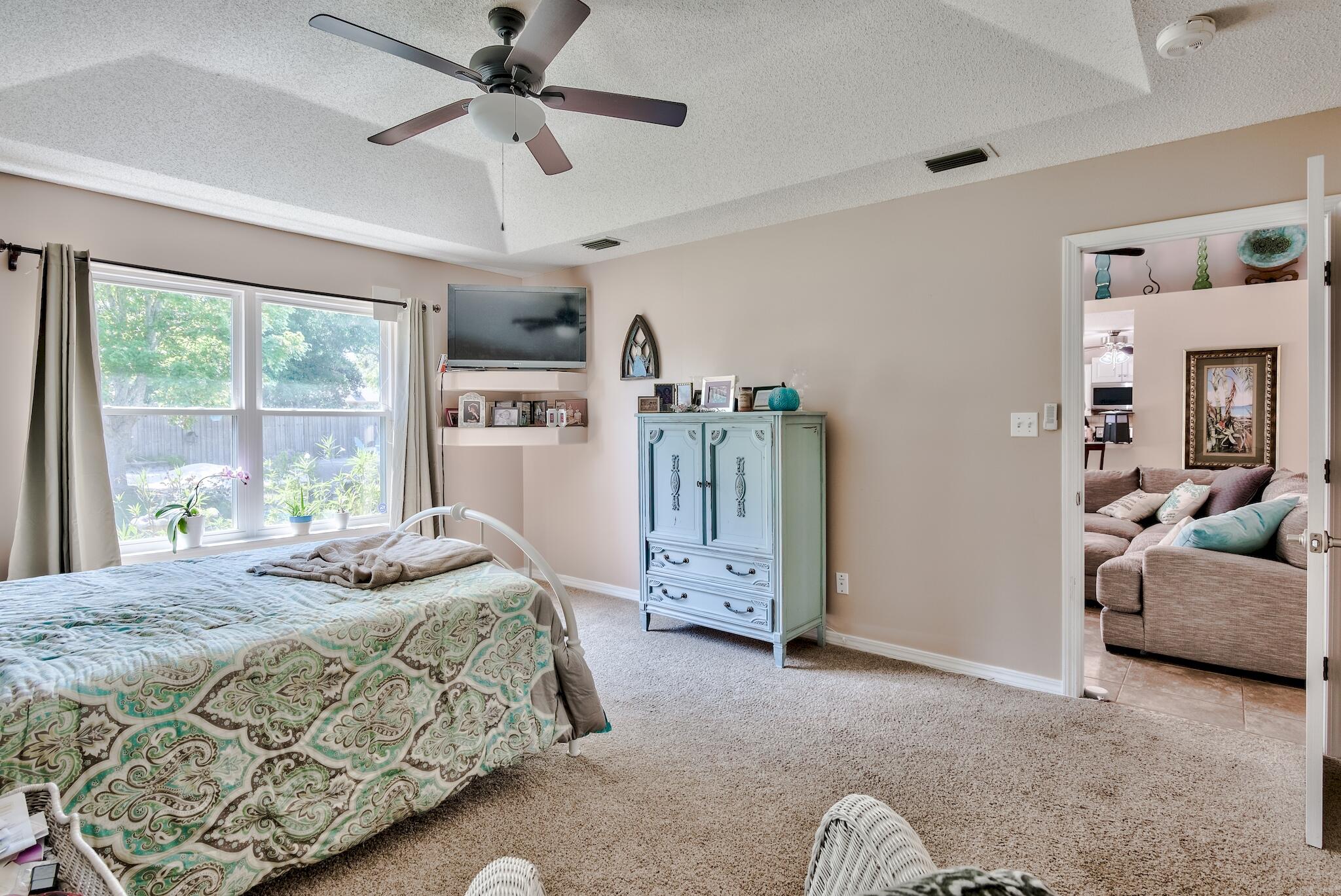 ROBLEDAL ESTATES - Residential