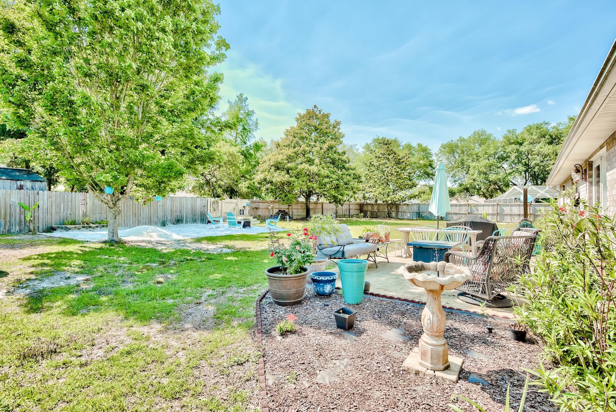 ROBLEDAL ESTATES - Residential