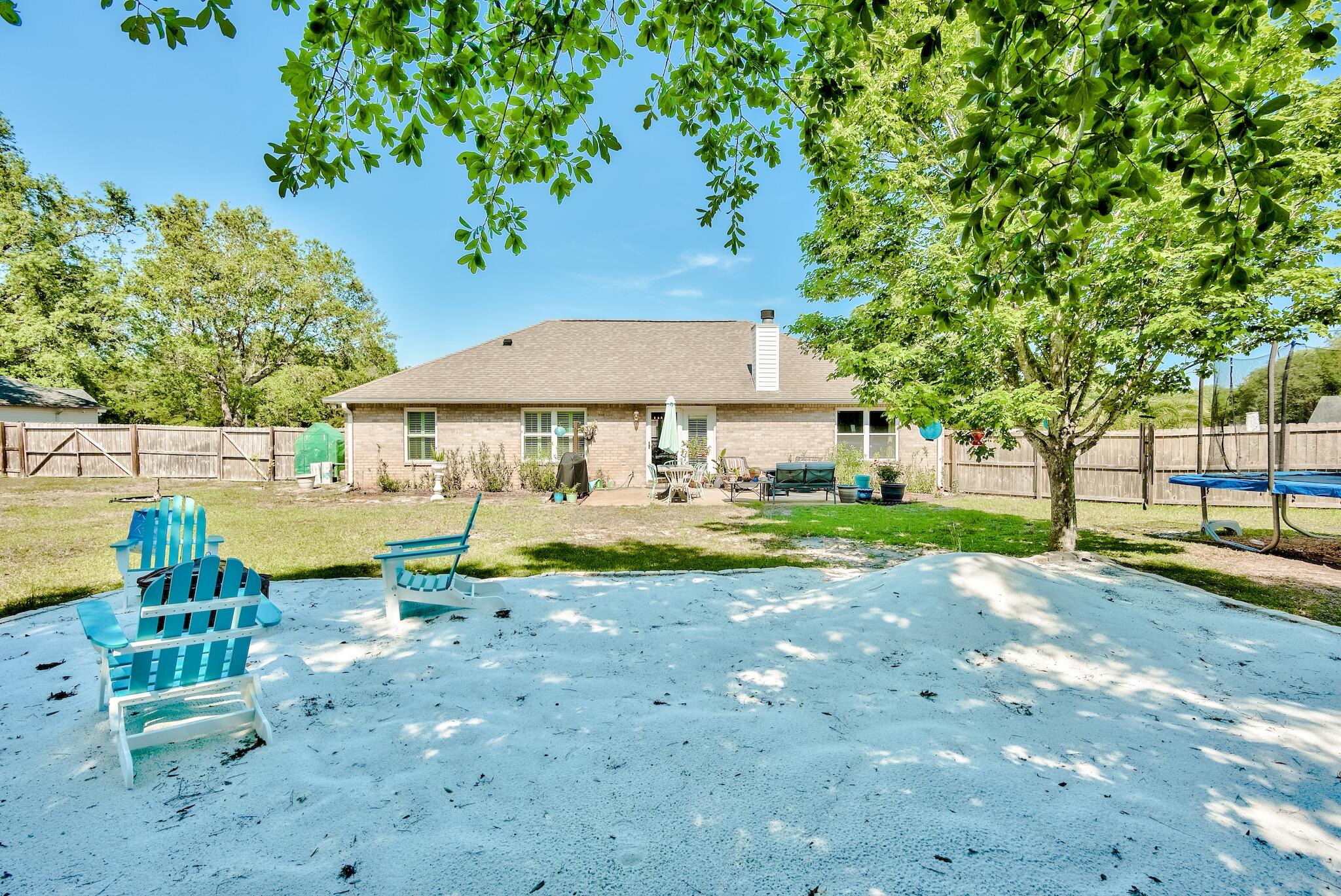 ROBLEDAL ESTATES - Residential