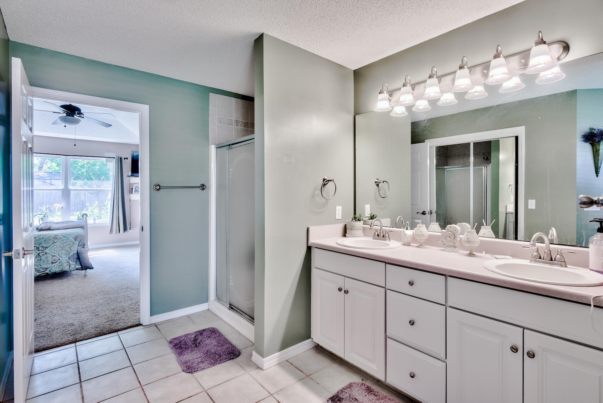 ROBLEDAL ESTATES - Residential