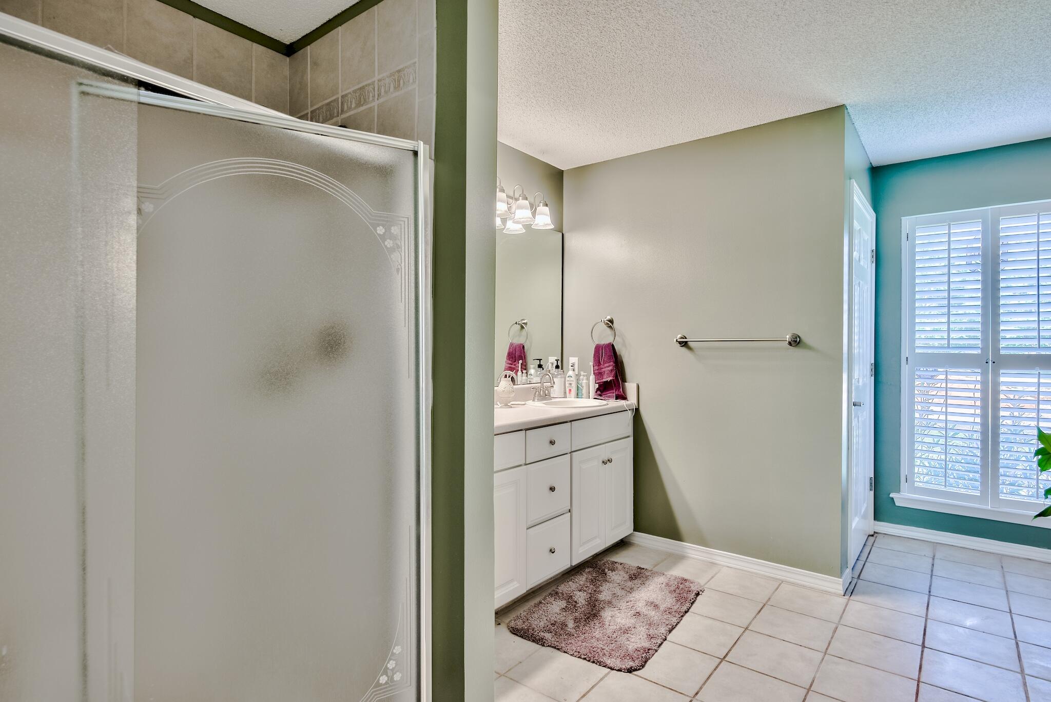 ROBLEDAL ESTATES - Residential