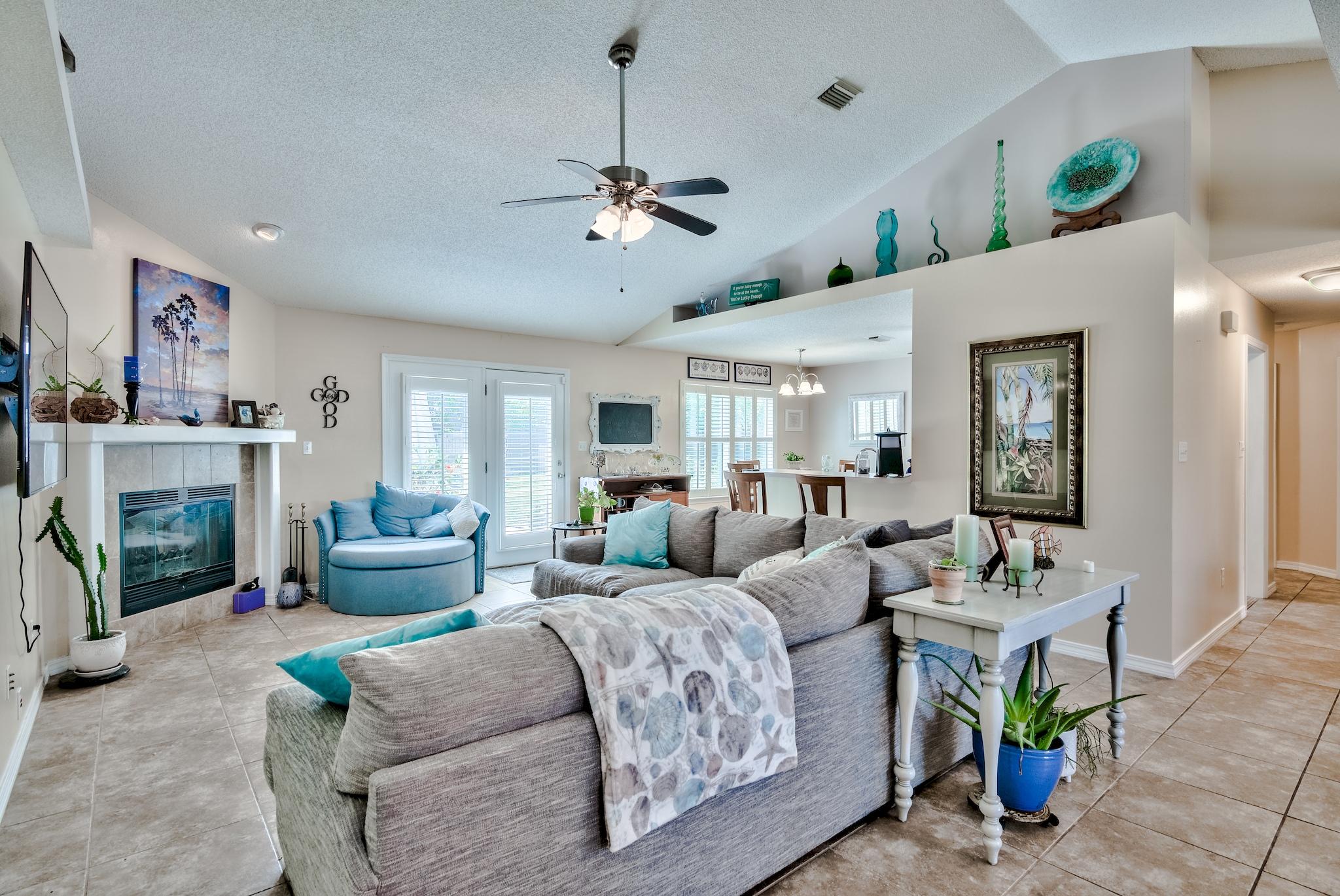 ROBLEDAL ESTATES - Residential