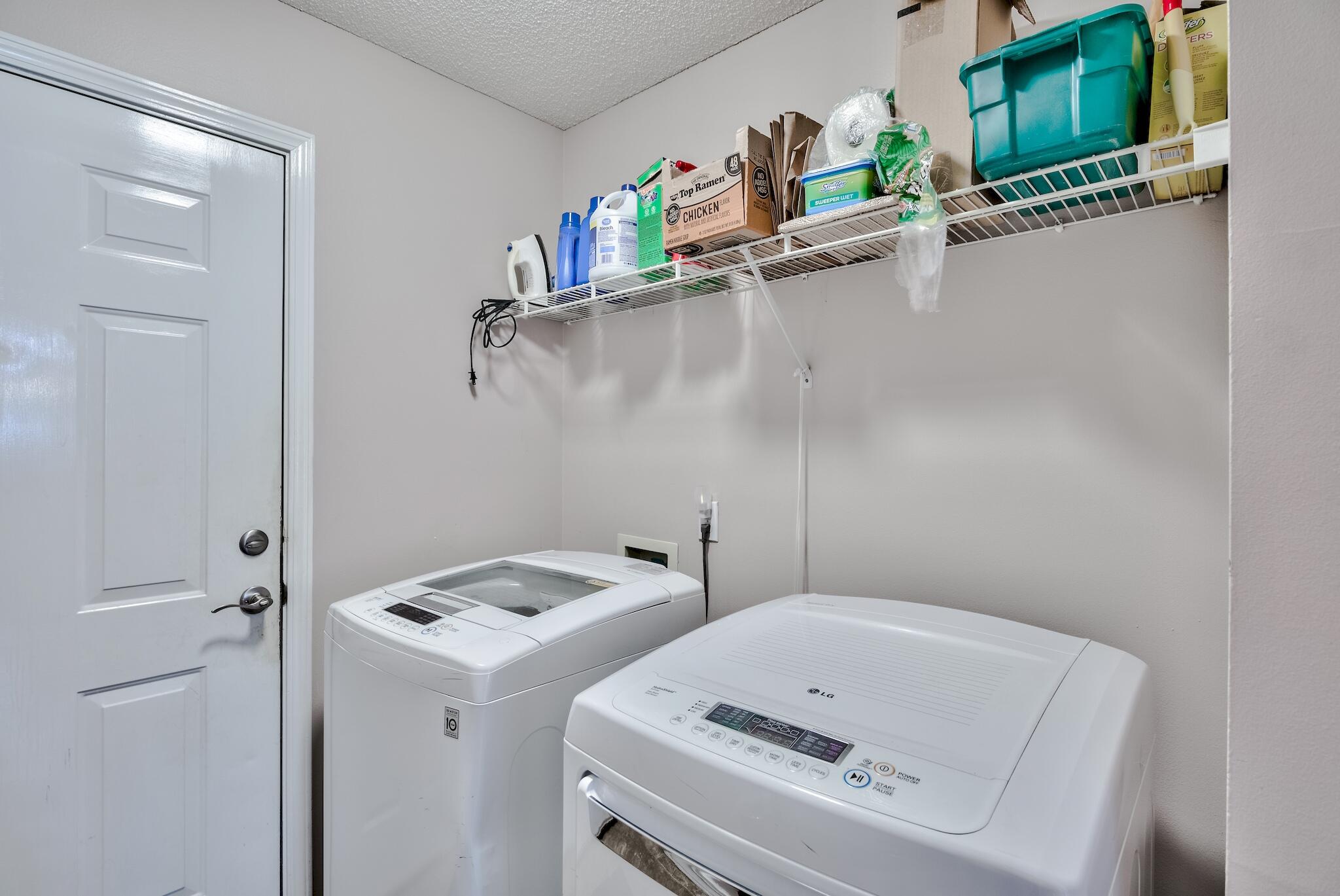 ROBLEDAL ESTATES - Residential