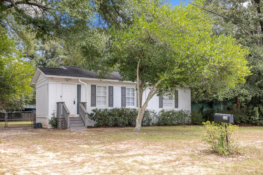 Charming cottage on a spacious lot in the heart of Crestview! This 2BR/1BA home features a NEWER ROOF, updated flooring, and a beautifully refreshed kitchen with Updated cabinets and counters. Enjoy the cozy layout with plenty of natural light and a large yard perfect for outdoor living or future expansion. Conveniently located just one block from the school and close to shopping and dining. Don't miss your chance to own this move-in ready home--schedule your showing today!