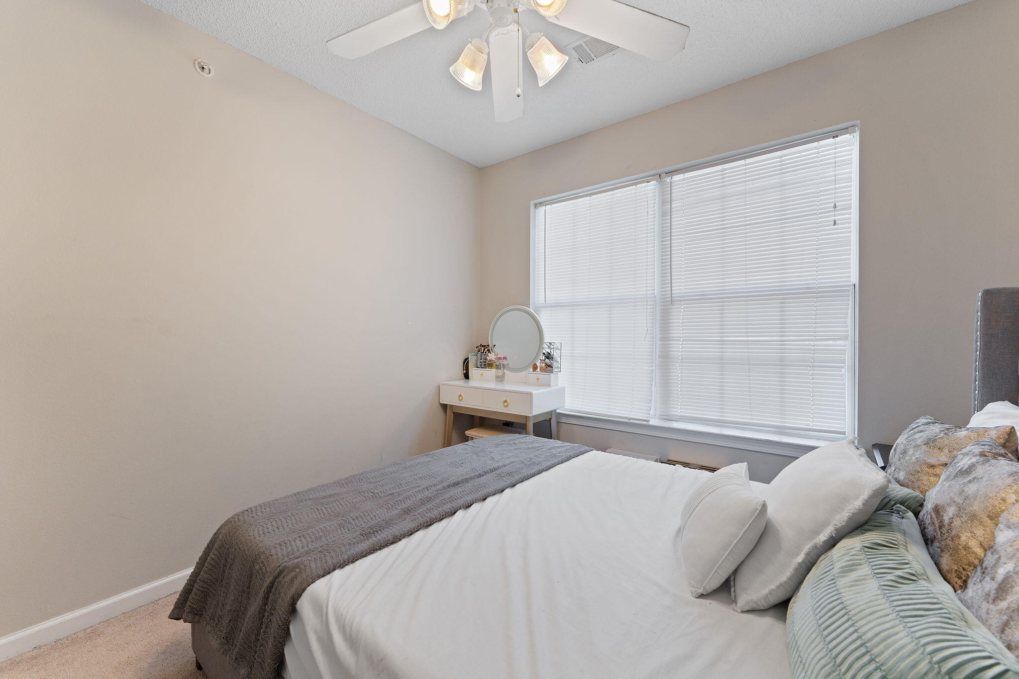 ROLLING PINES - Residential