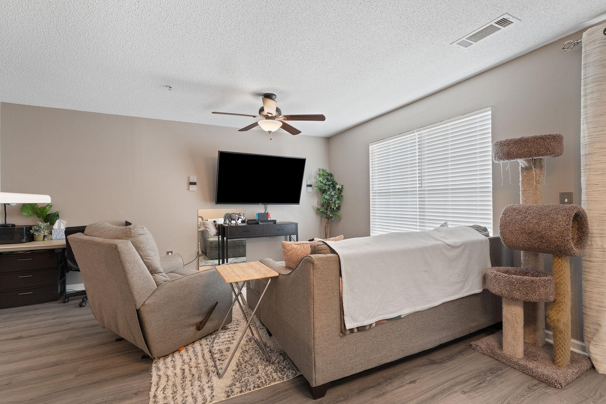 ROLLING PINES - Residential