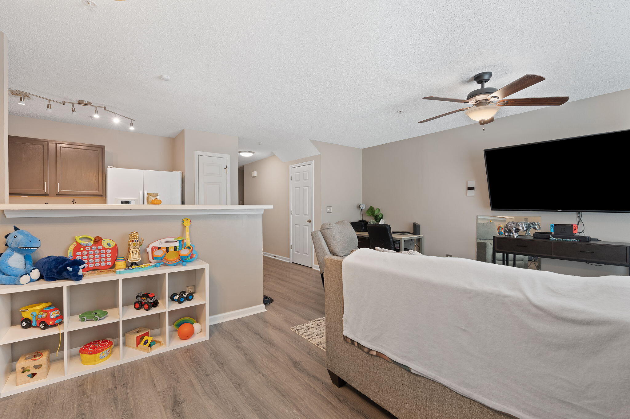 ROLLING PINES - Residential