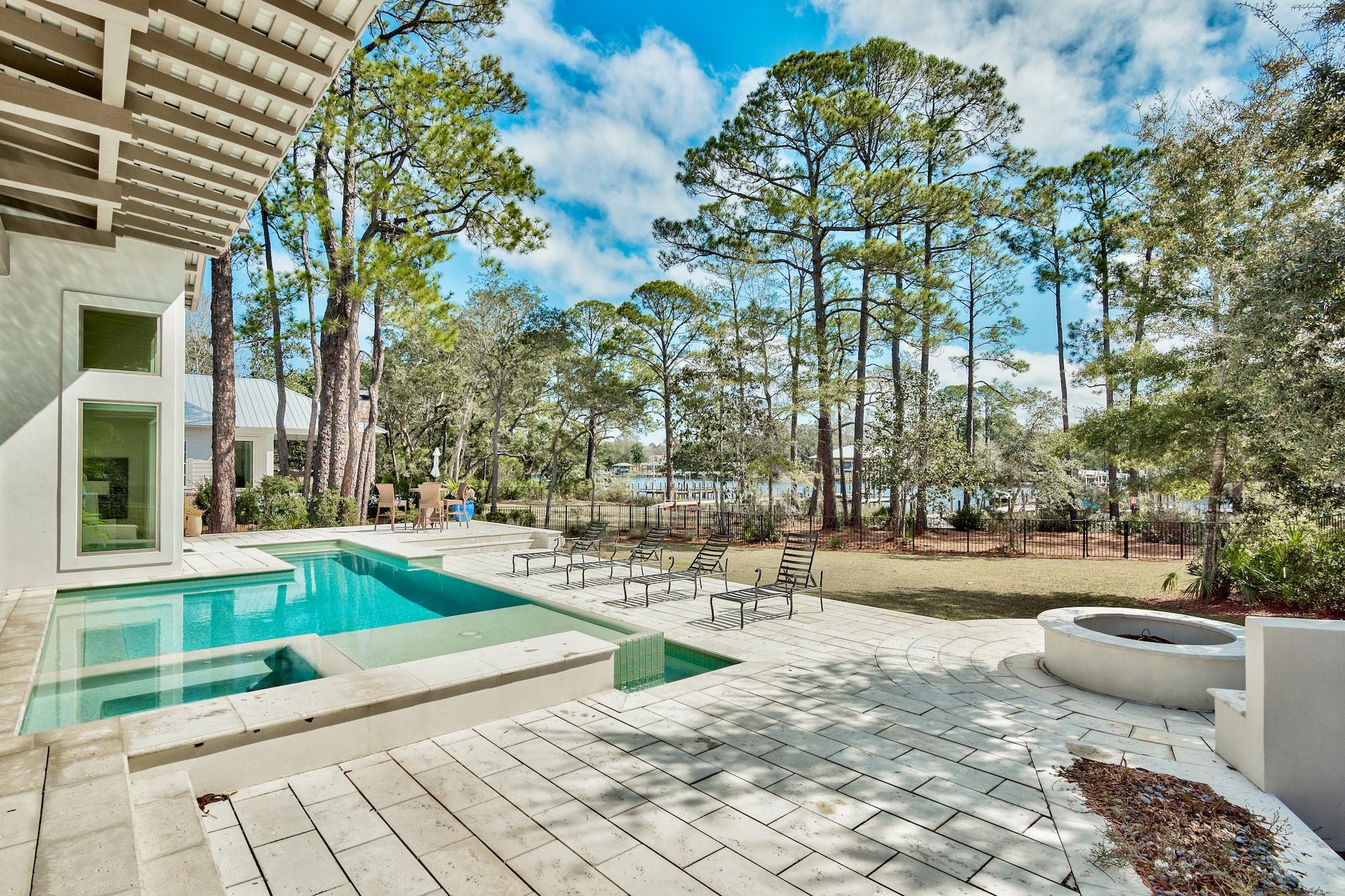 Botany Bayou - Residential
