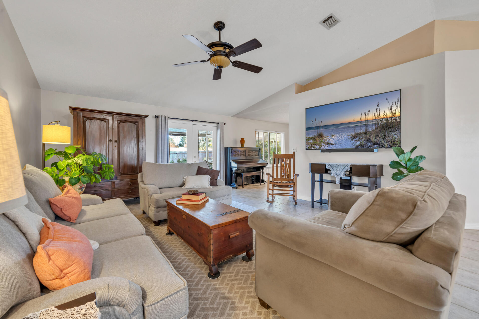 COUNTRYVIEW EST - Residential