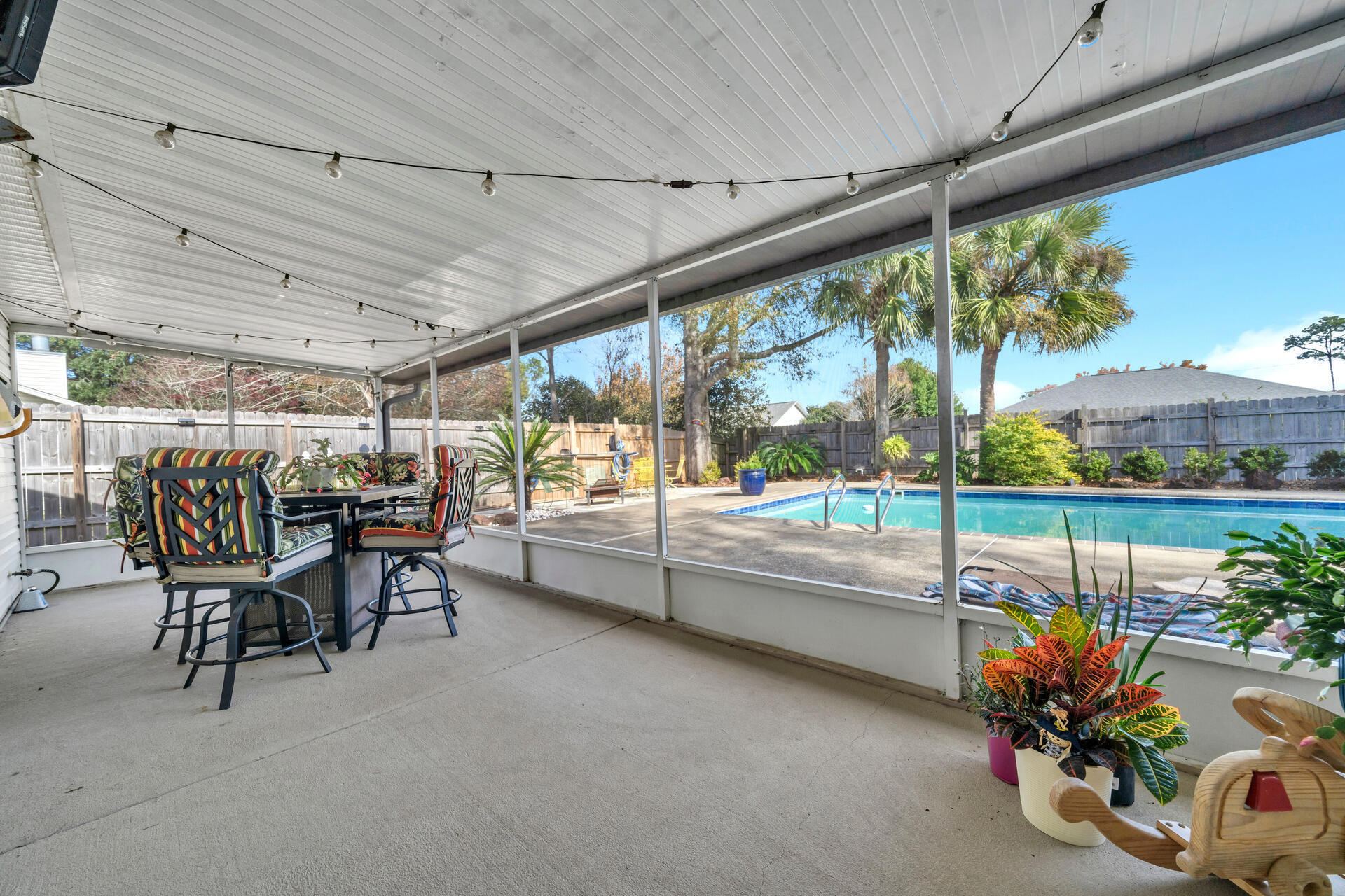 COUNTRYVIEW EST - Residential