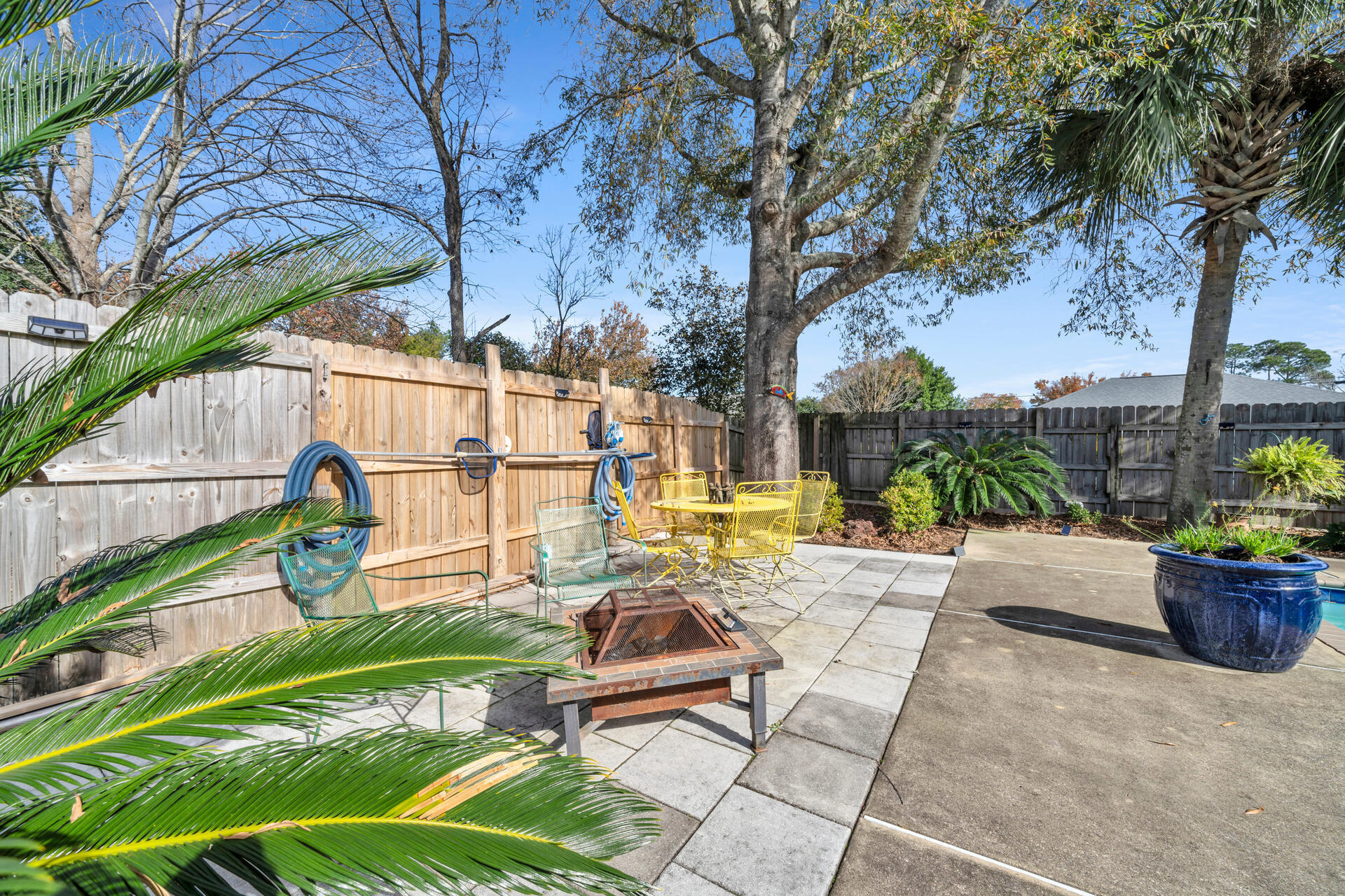 COUNTRYVIEW EST - Residential