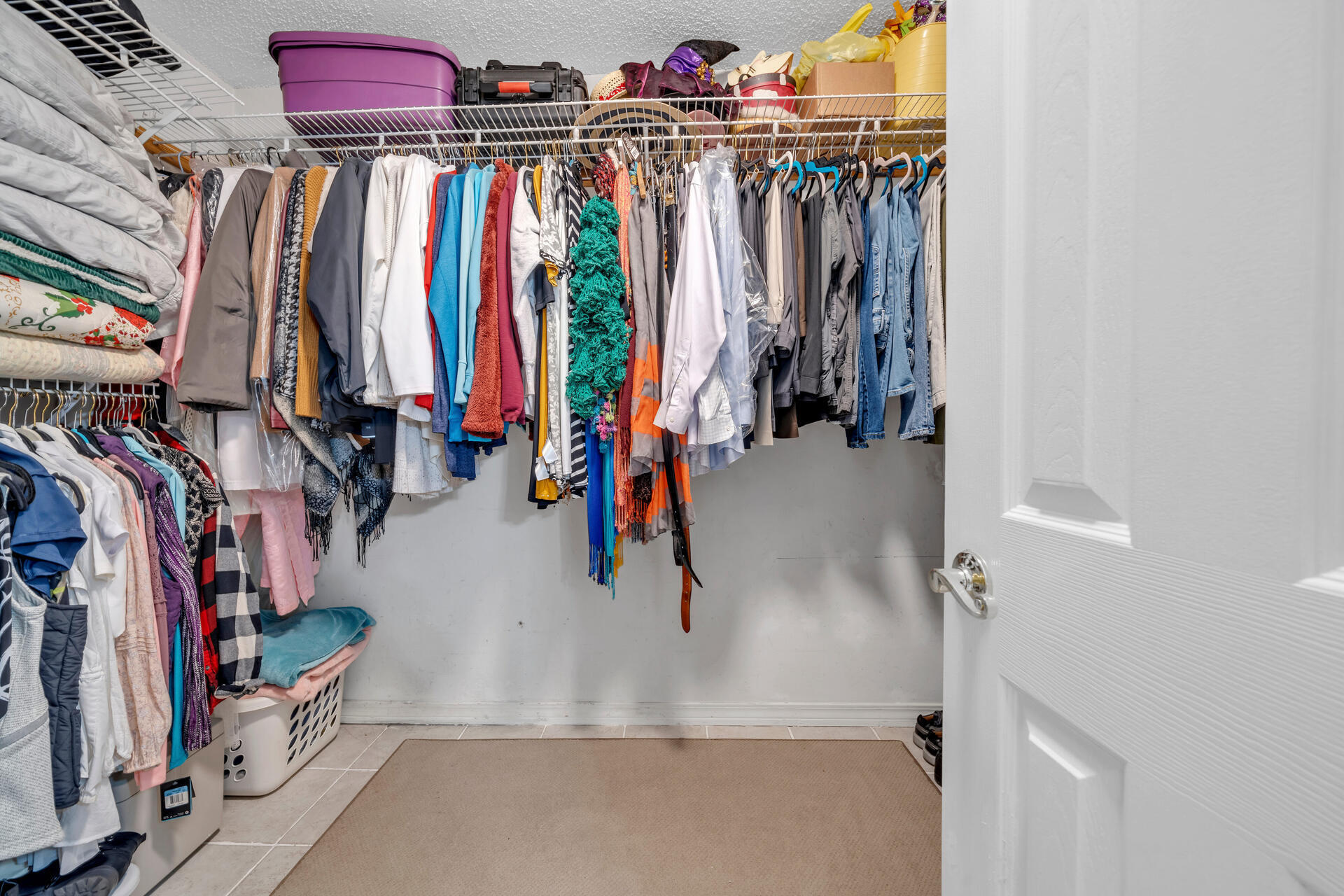 COUNTRYVIEW EST - Residential