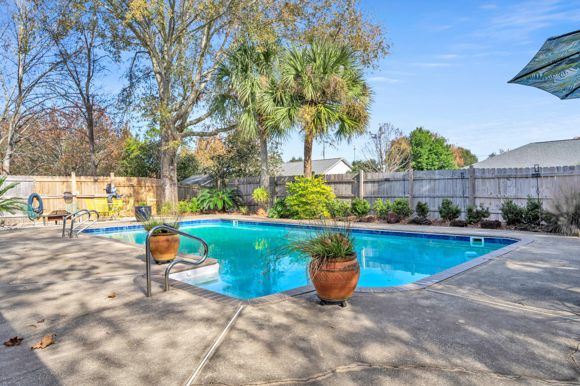 COUNTRYVIEW EST - Residential