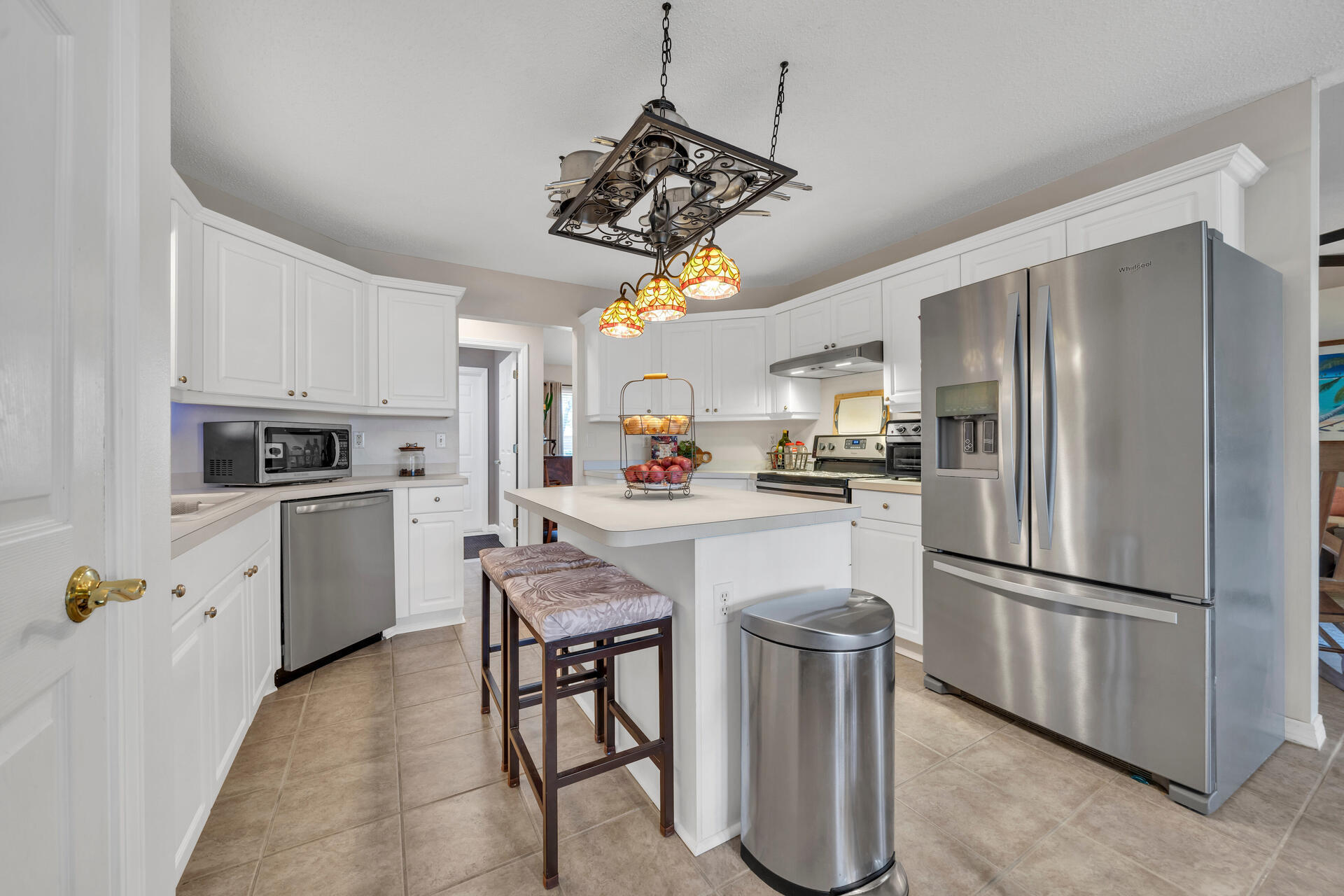 COUNTRYVIEW EST - Residential