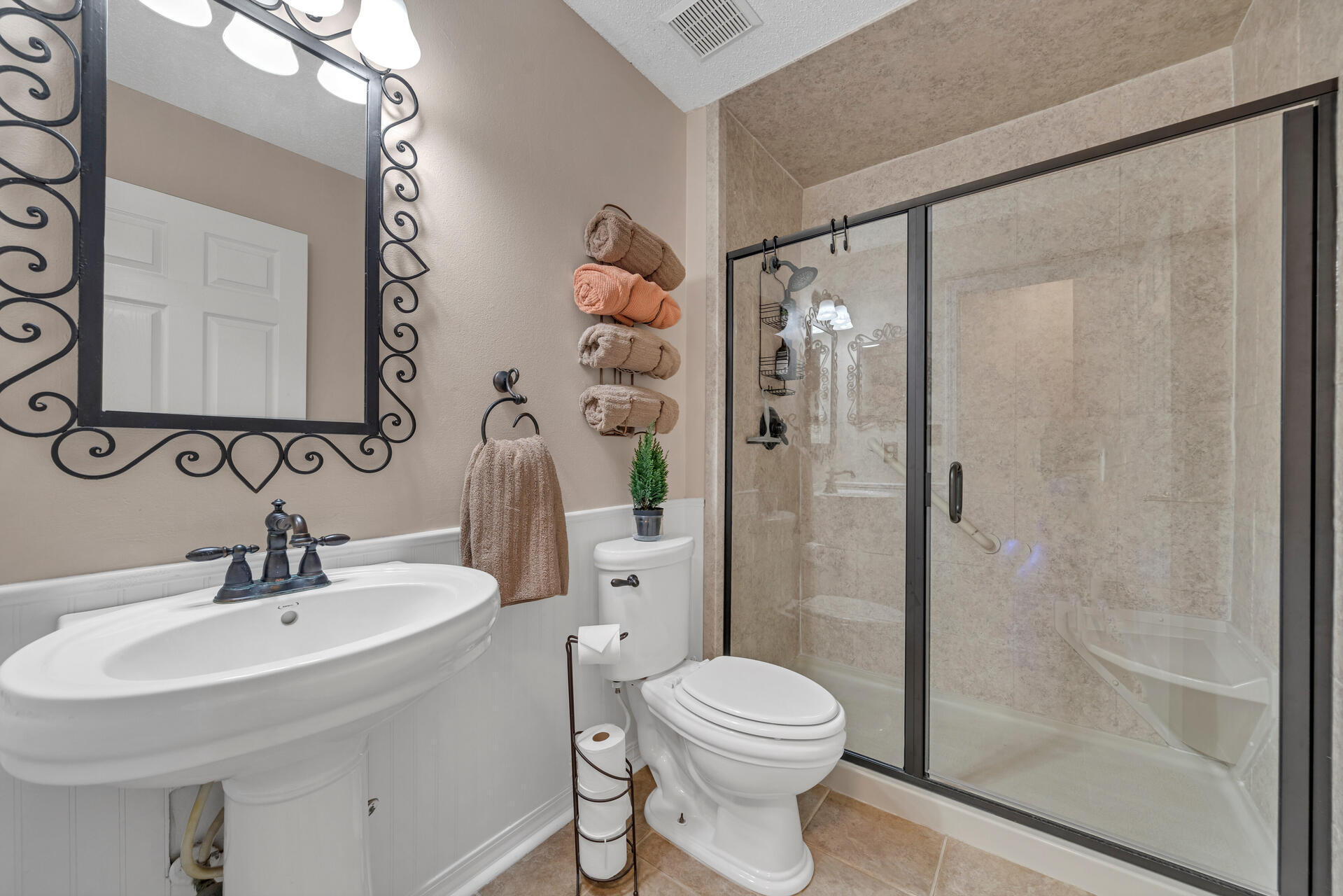 COUNTRYVIEW EST - Residential