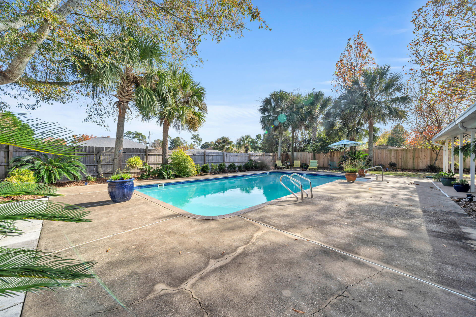 COUNTRYVIEW EST - Residential