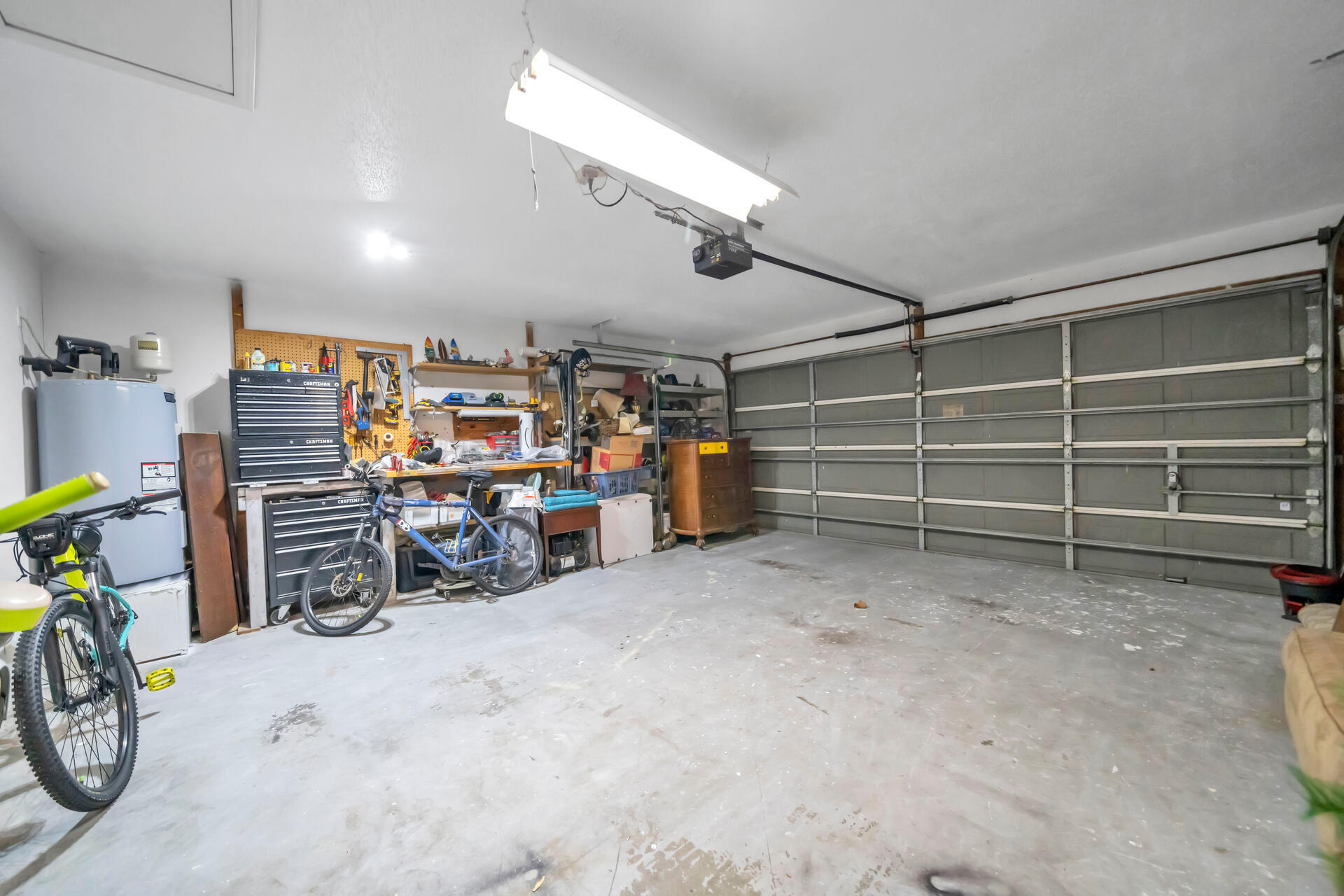 COUNTRYVIEW EST - Residential