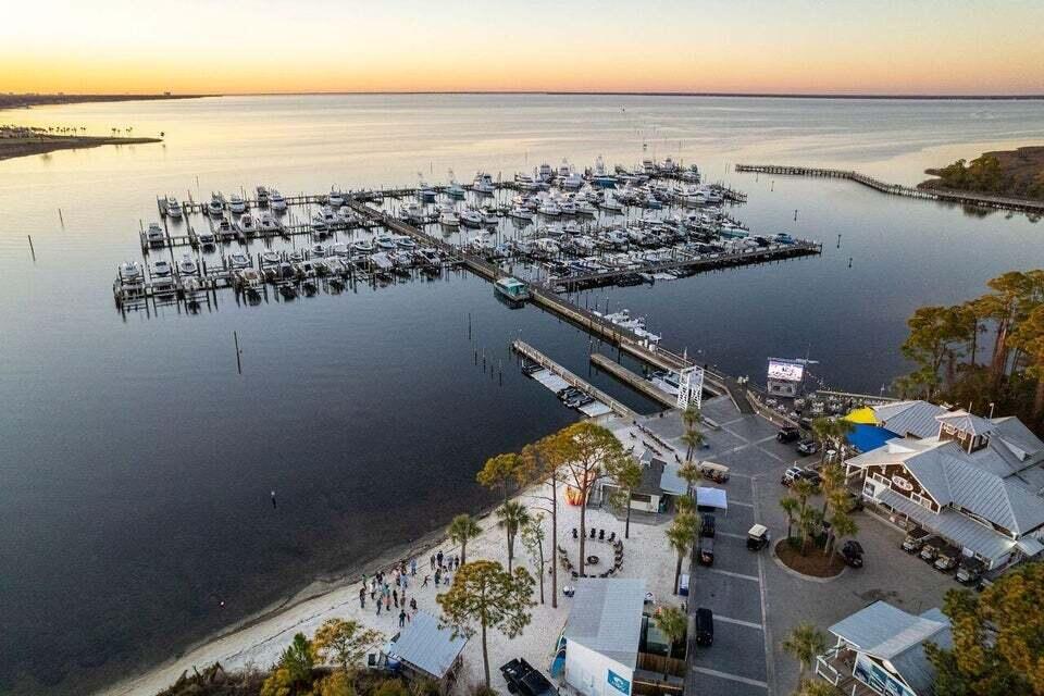 CRYSTAL LAKE AT SANDESTIN - Residential