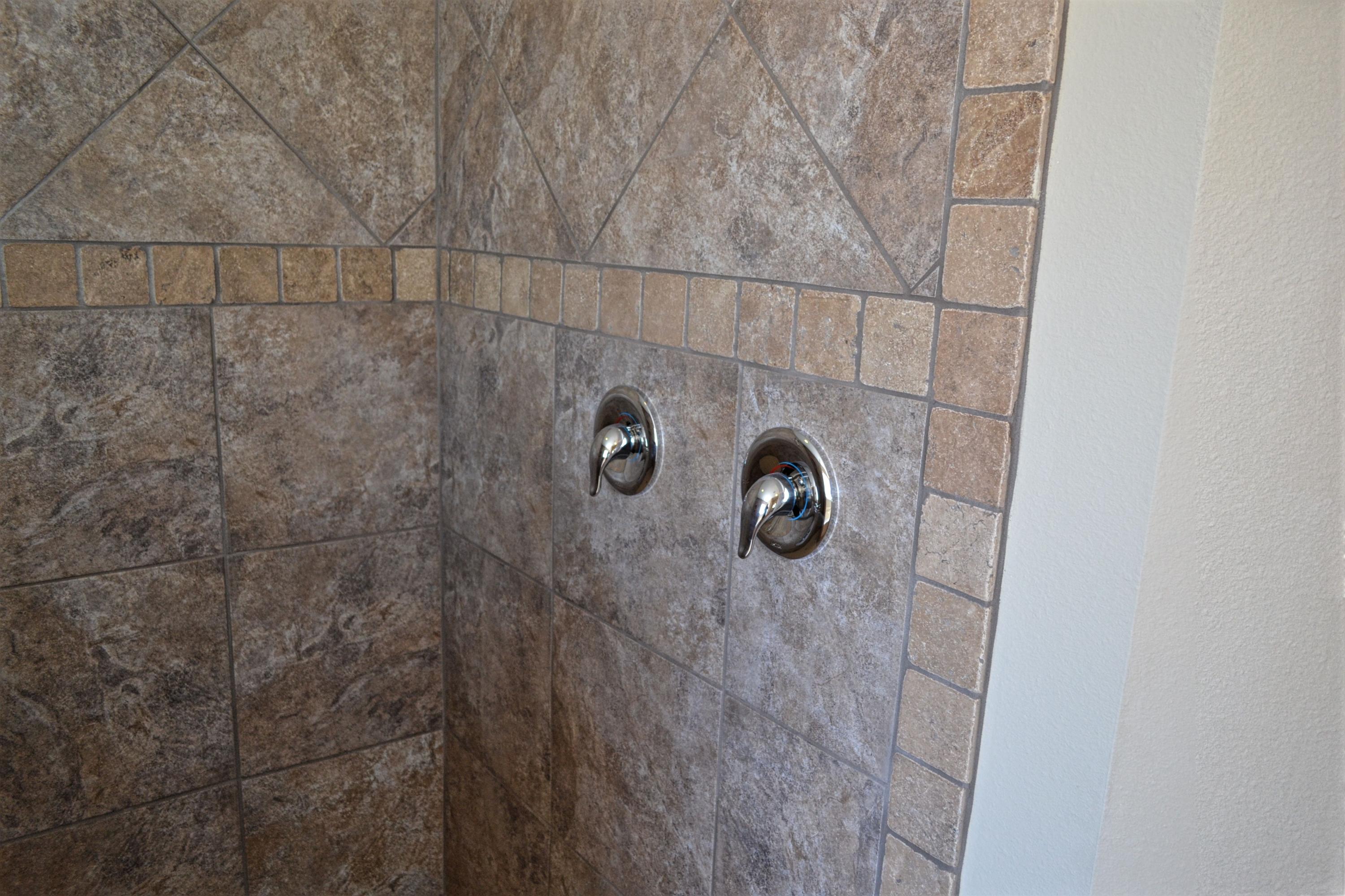 BROWNSTONE MANOR - Residential