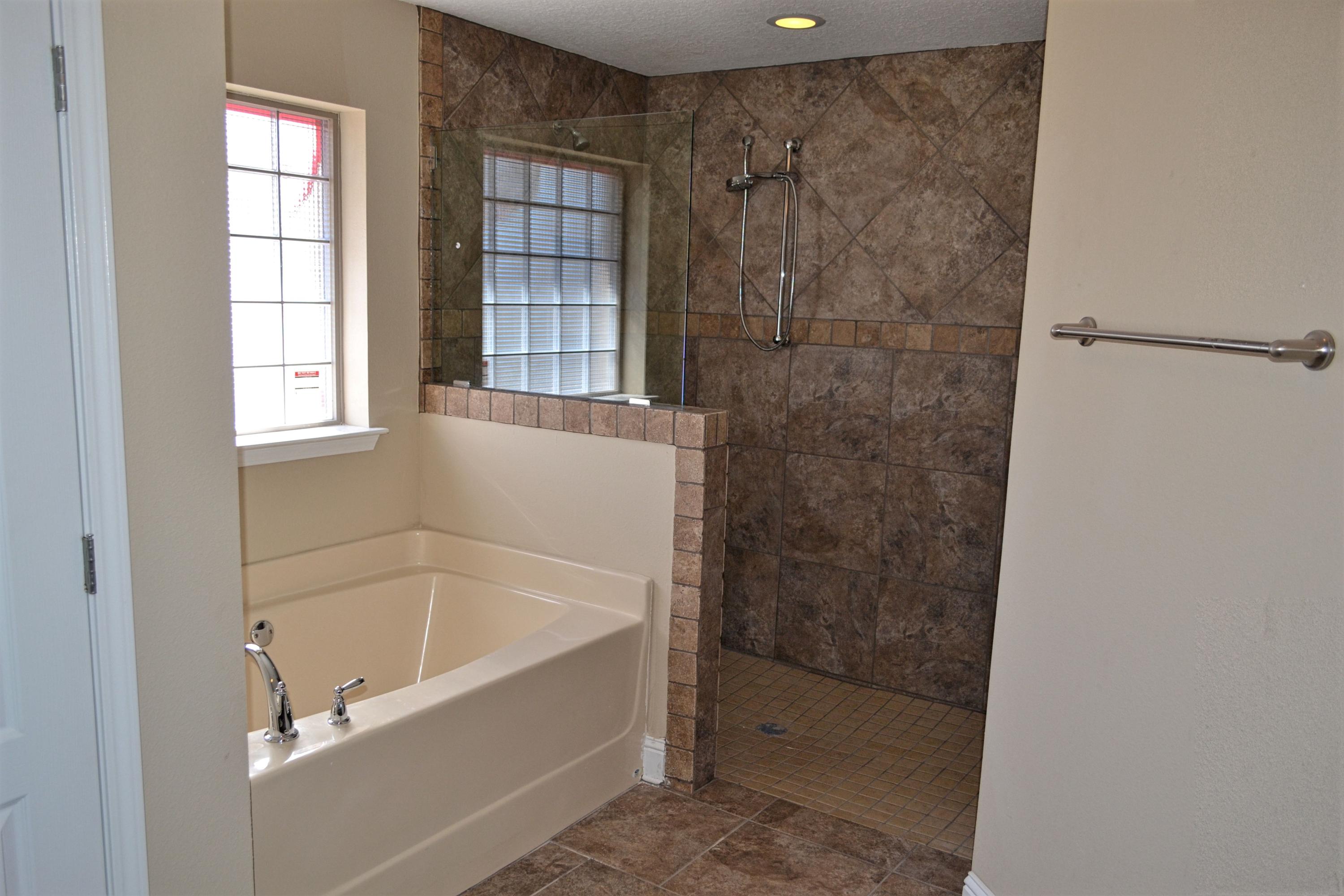 BROWNSTONE MANOR - Residential