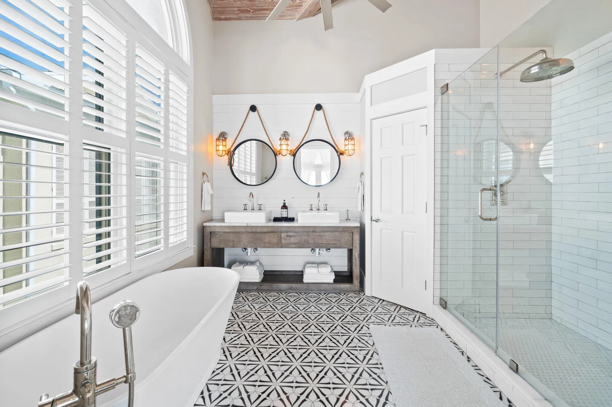 Panama City Beach, Florida 32413, United States, 5 Bedrooms Bedrooms, ,5 BathroomsBathrooms,Residential,Active,218660