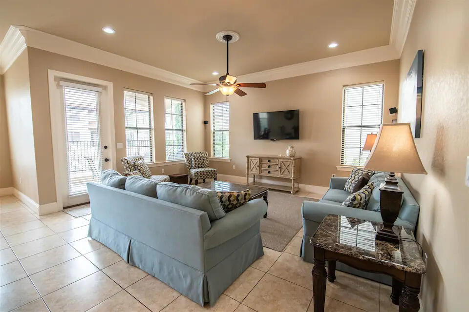 VILLA LAGO - Residential Lease