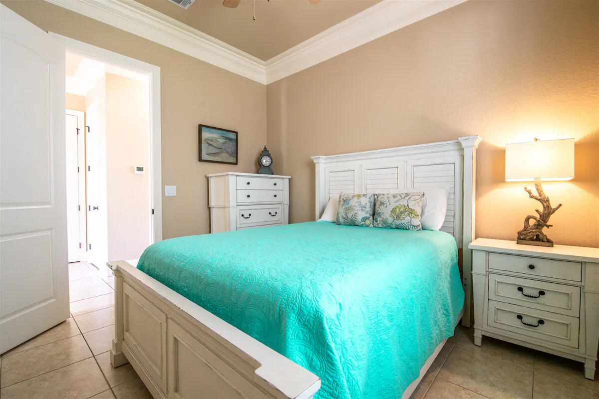 VILLA LAGO - Residential Lease