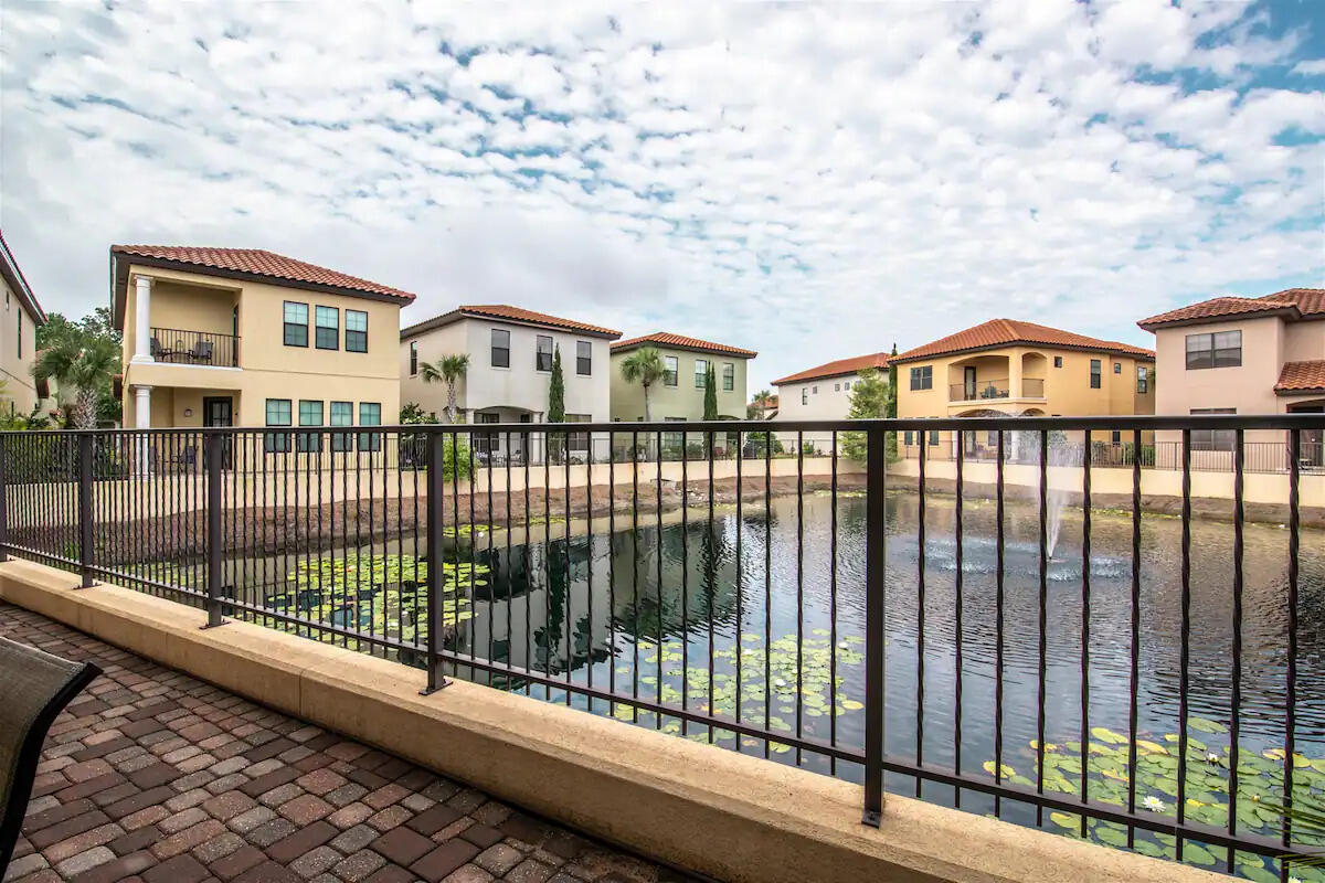 VILLA LAGO - Residential Lease