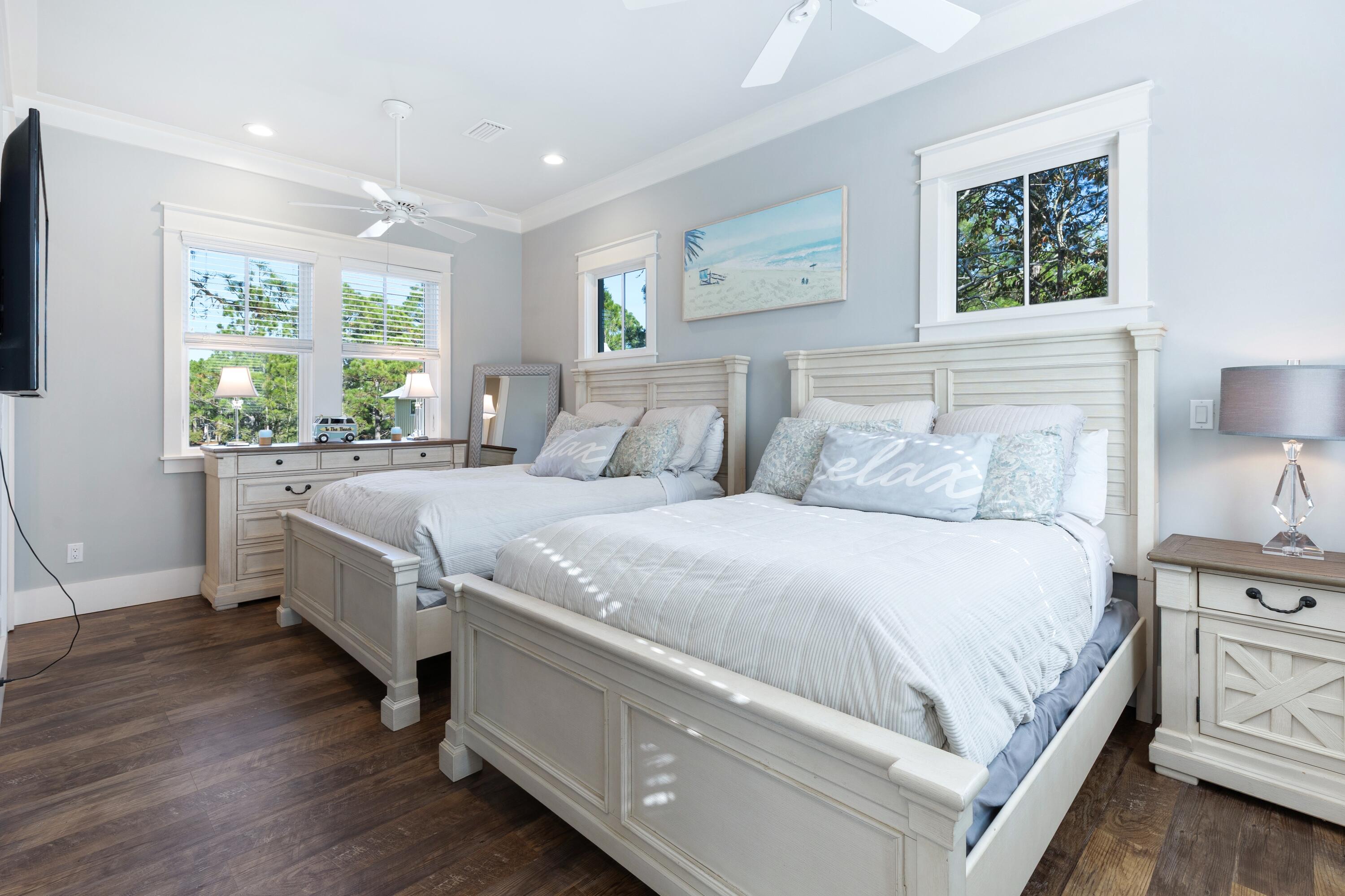 FOREST LAKES - Residential