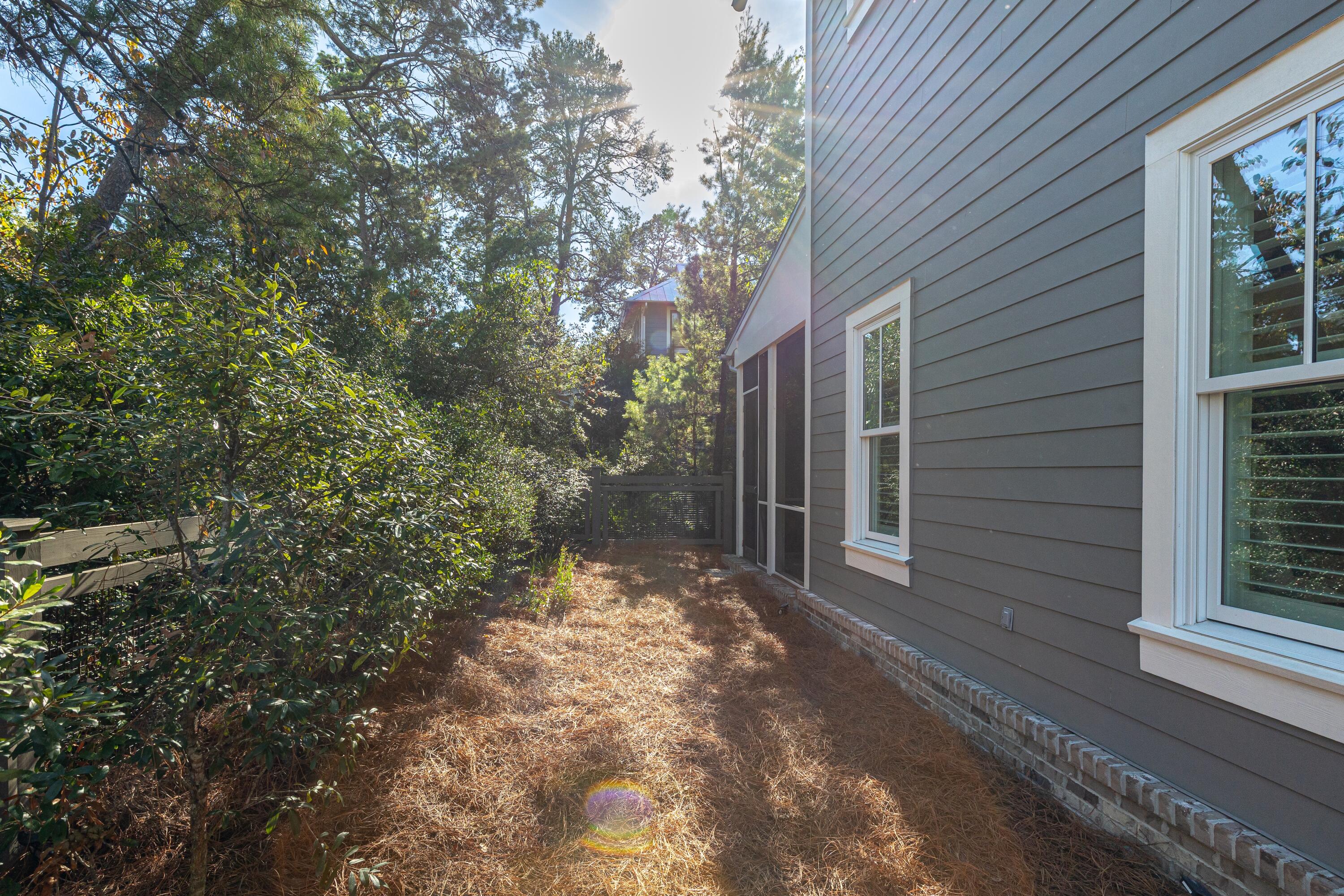 FOREST LAKES - Residential