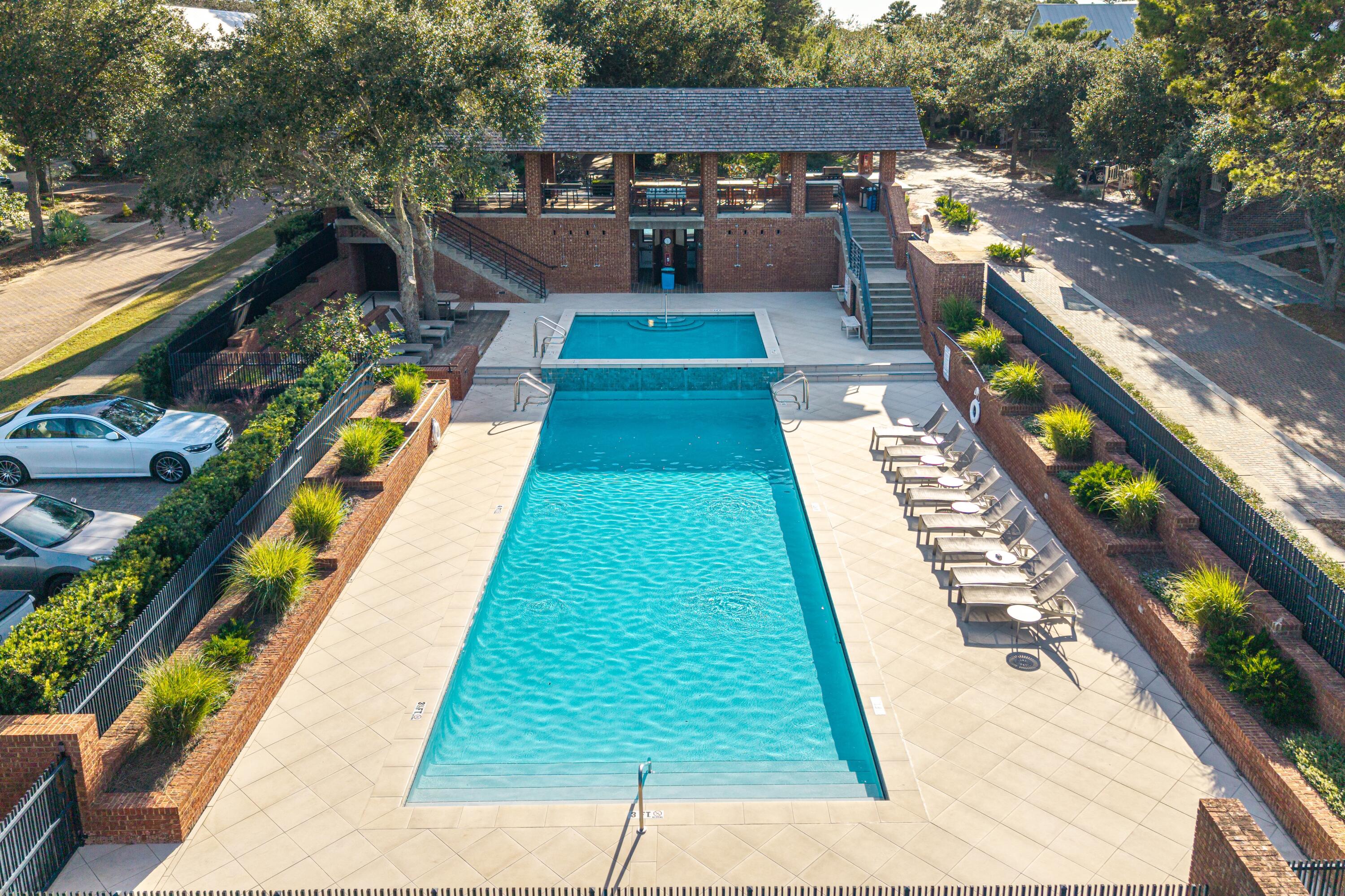 FOREST LAKES - Residential
