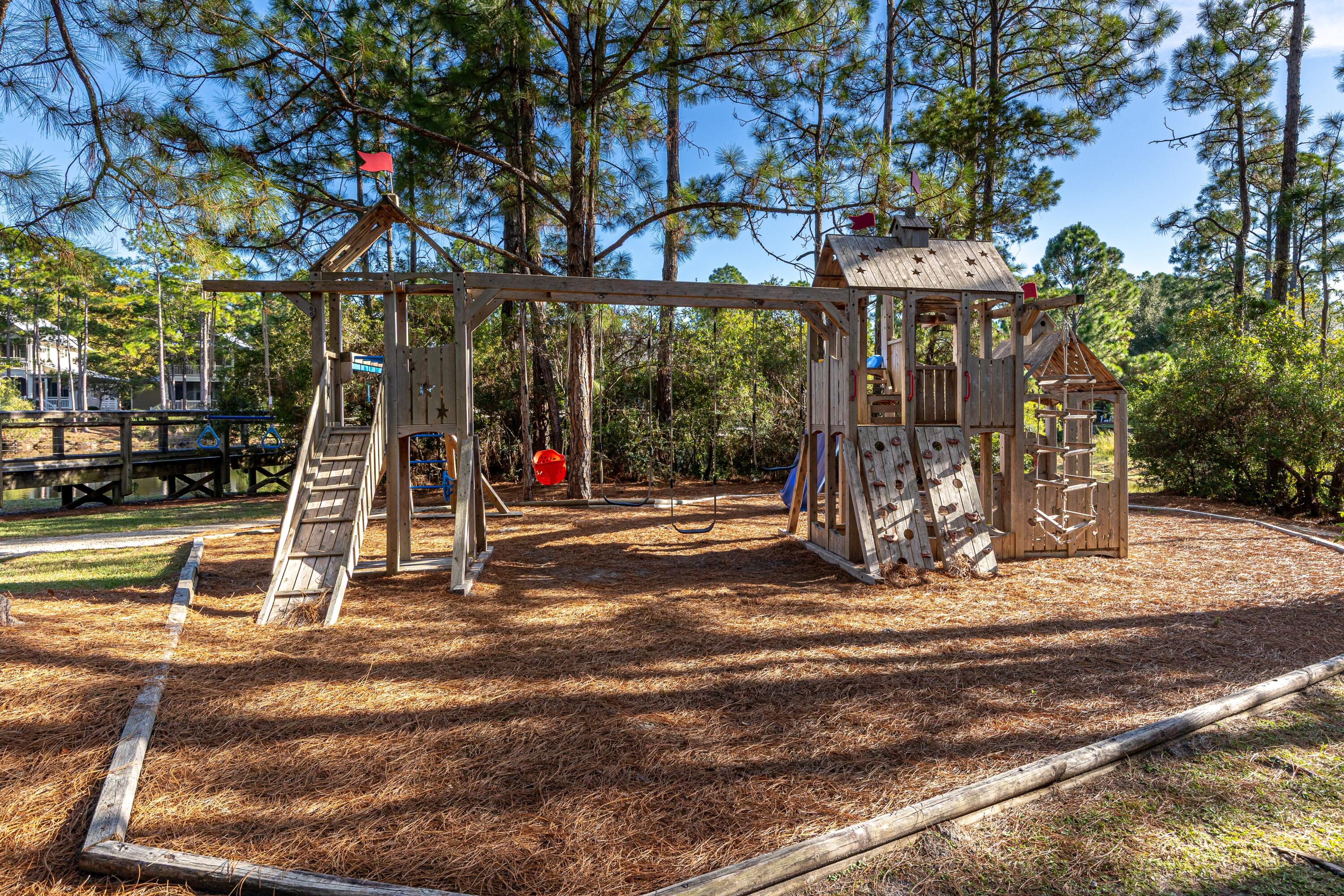 FOREST LAKES - Residential