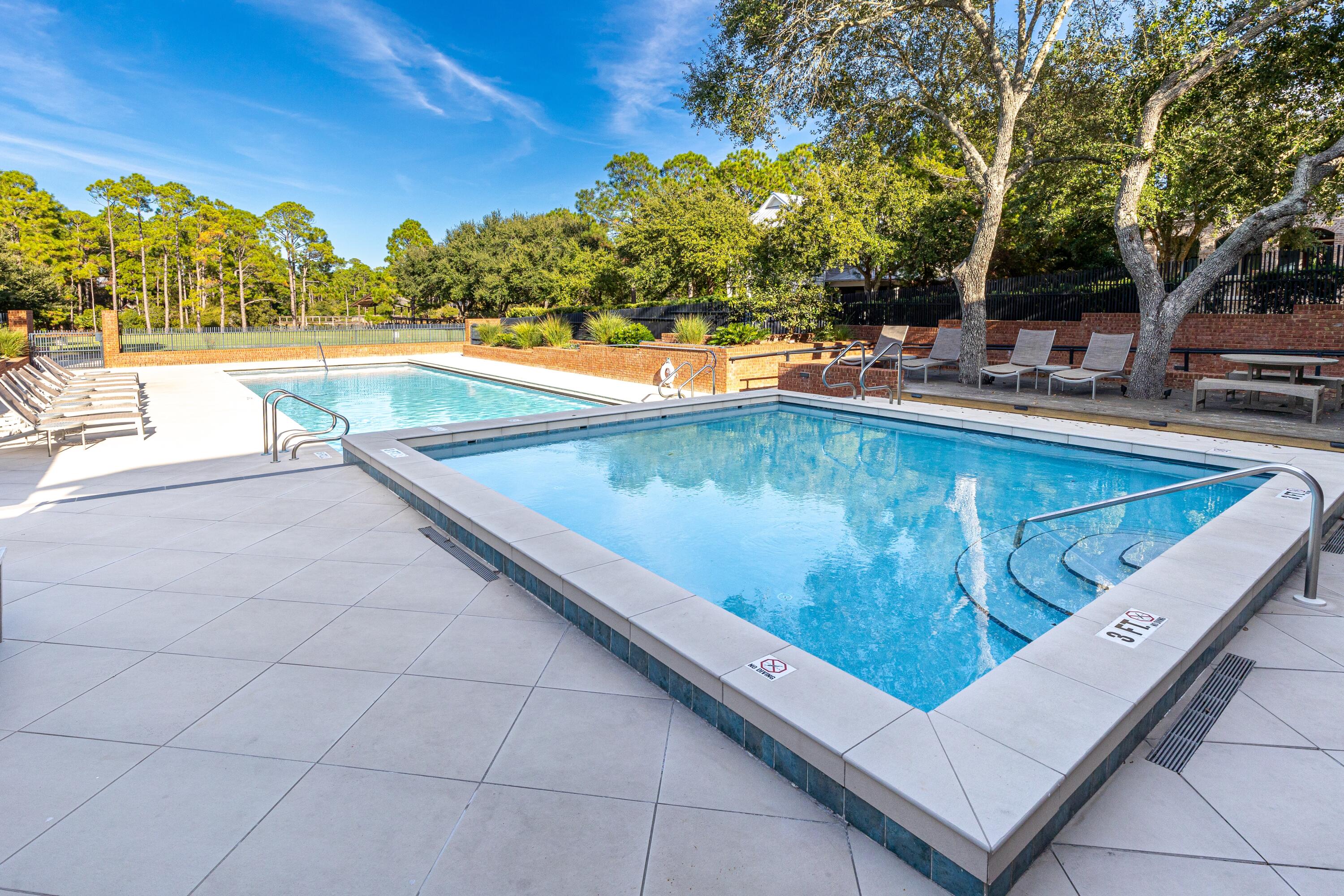 FOREST LAKES - Residential
