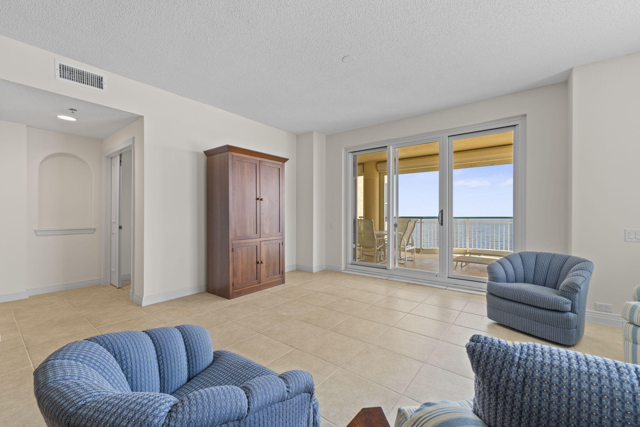 BEACH COLONY RESORT - Residential